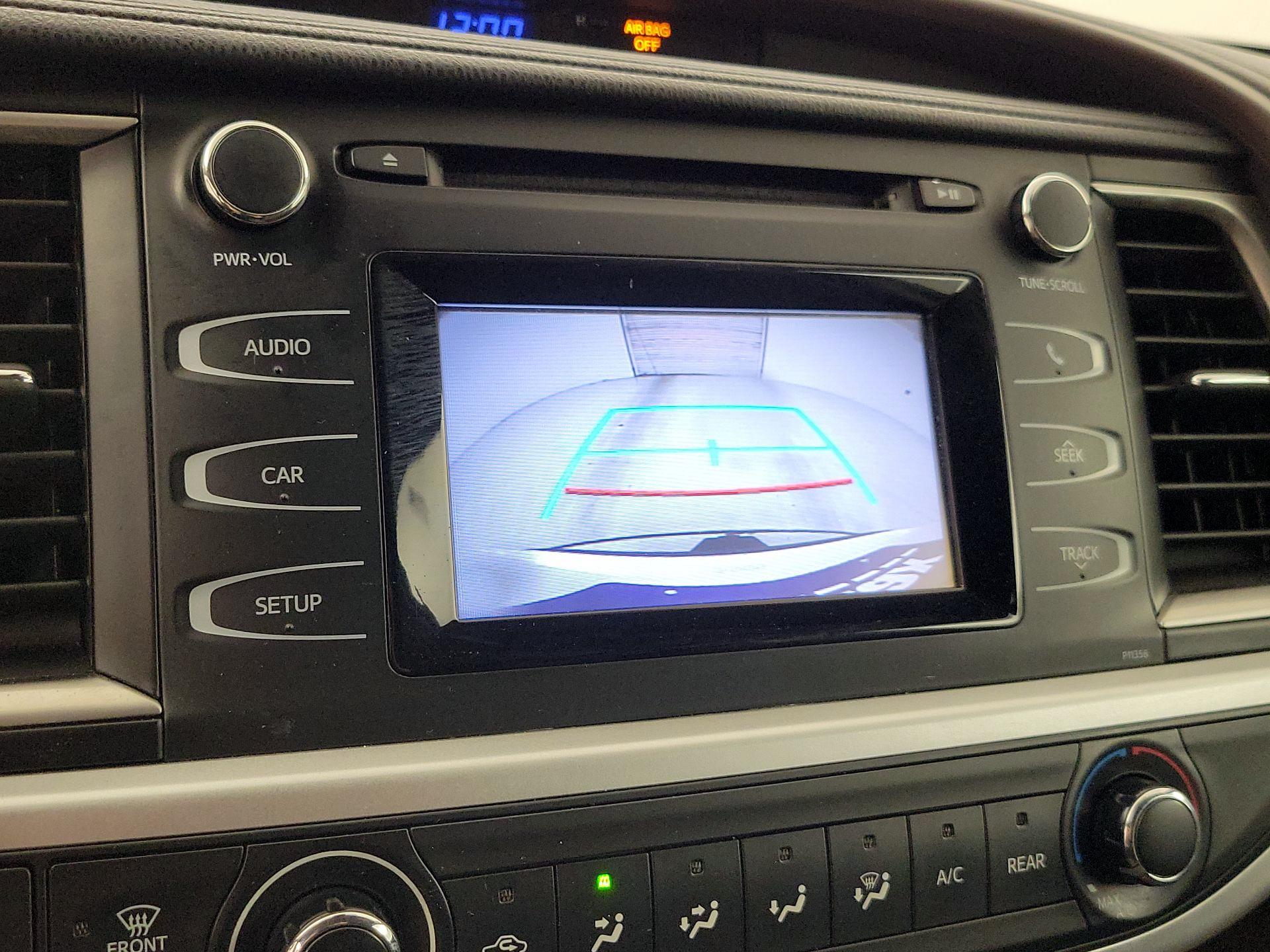 Thumbnail: 2018 Toyota Highlander - 14