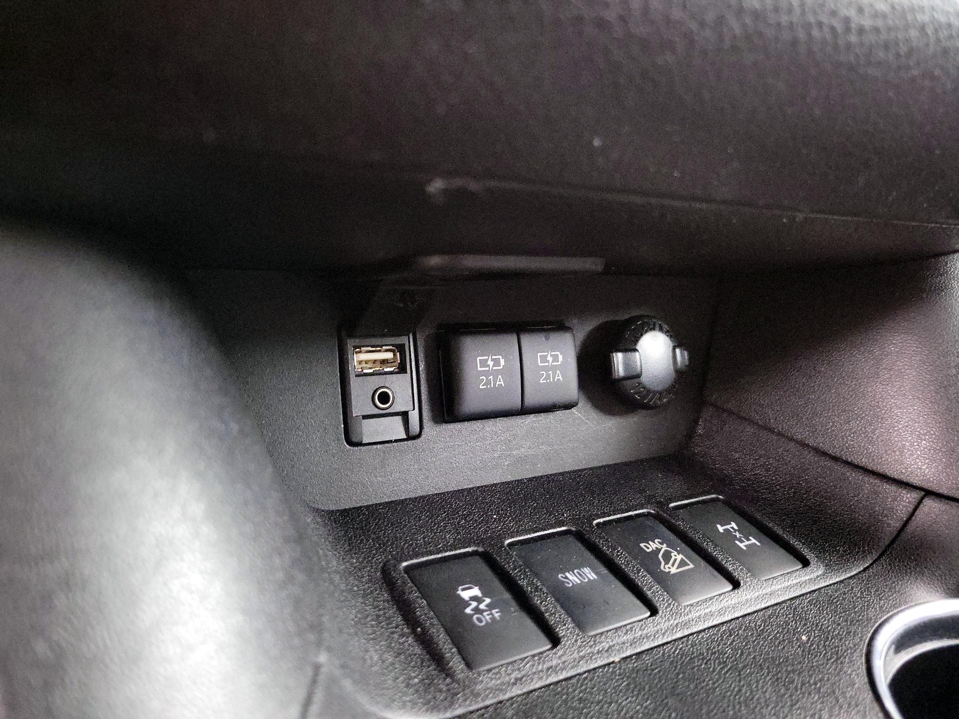 Thumbnail: 2018 Toyota Highlander - 18