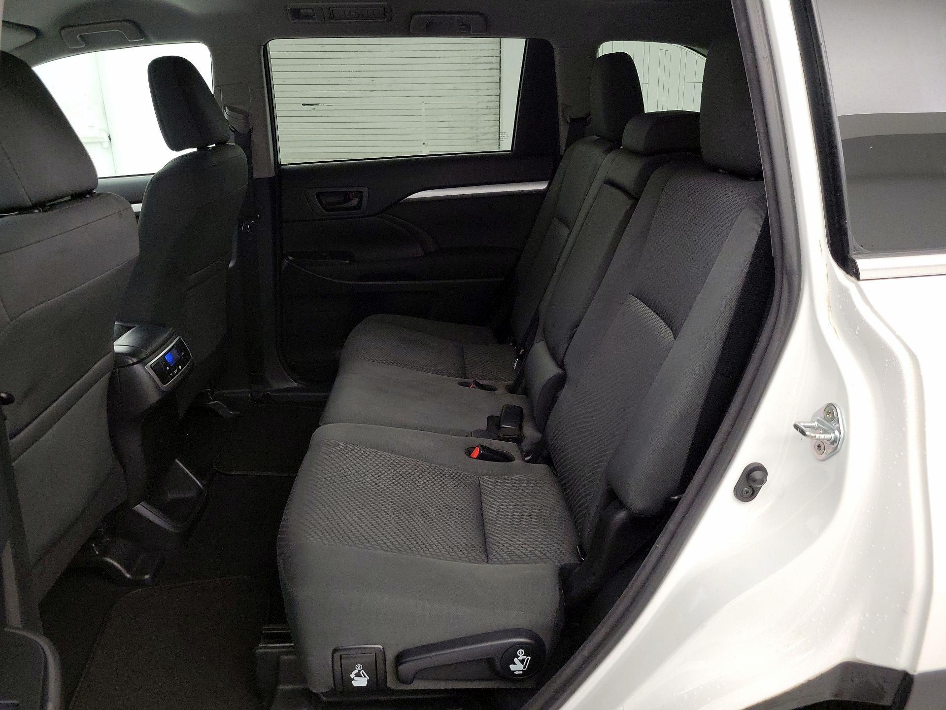 Thumbnail: 2018 Toyota Highlander - 19