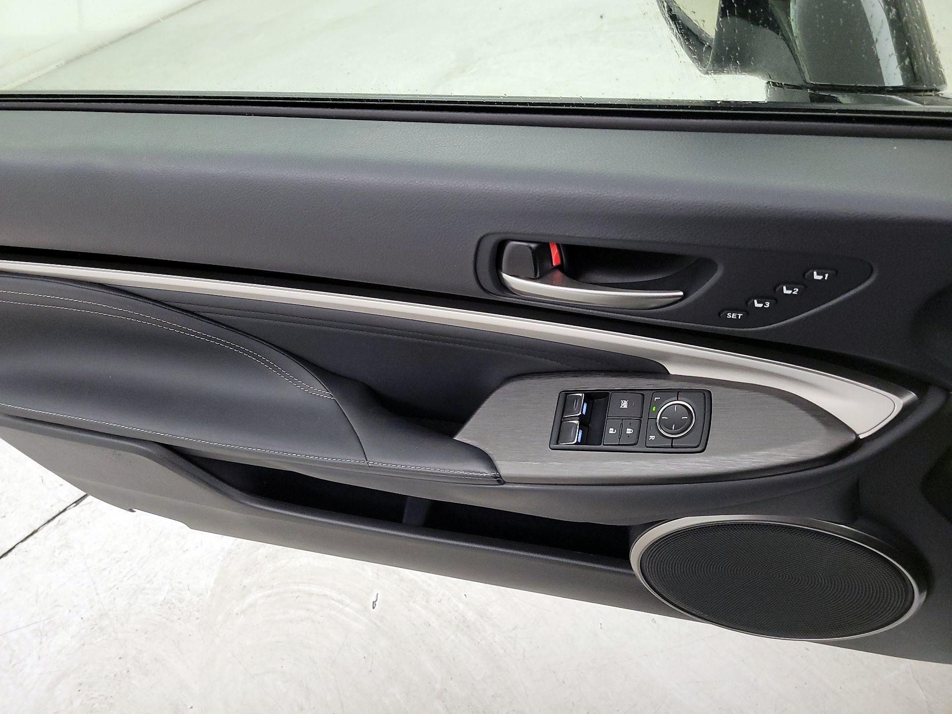 Thumbnail: 2021 Lexus RC - 12