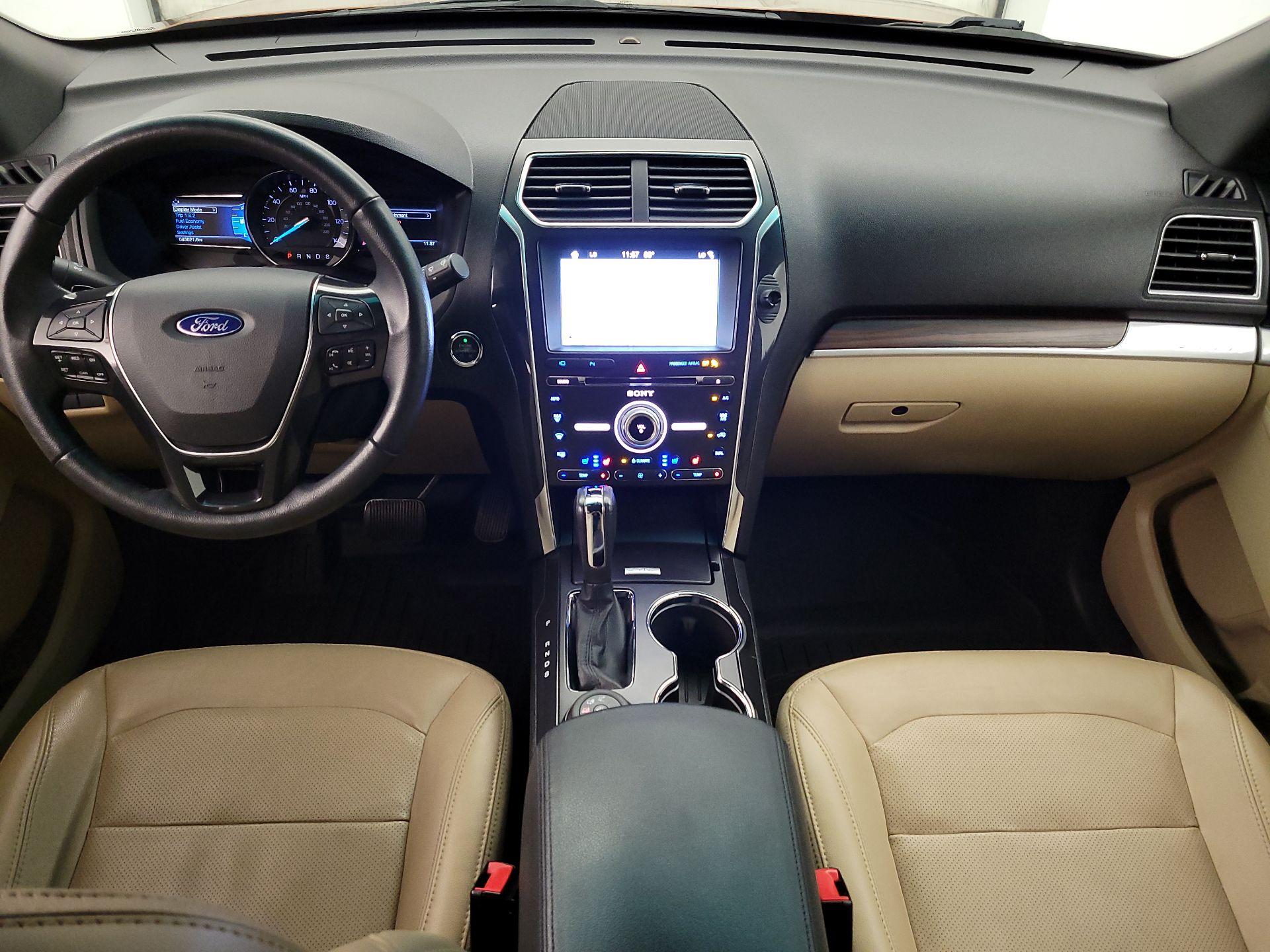 Thumbnail: 2017 Ford Explorer - 9