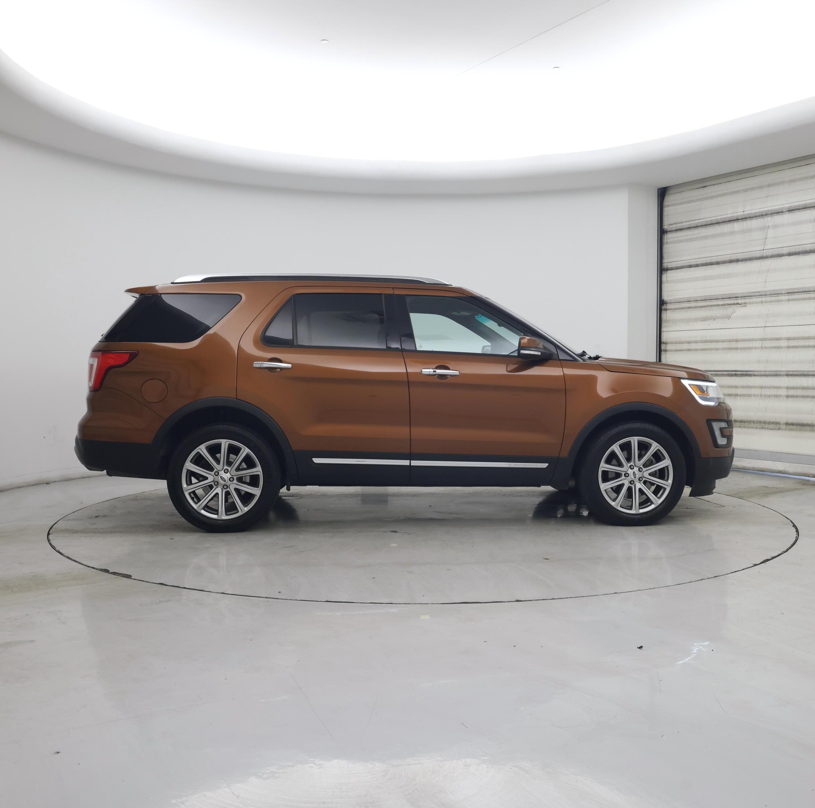 Thumbnail: 2017 Ford Explorer - 7