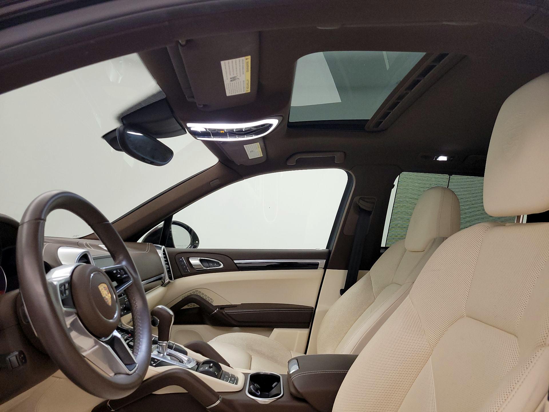 Thumbnail: 2018 Porsche Cayenne - 18