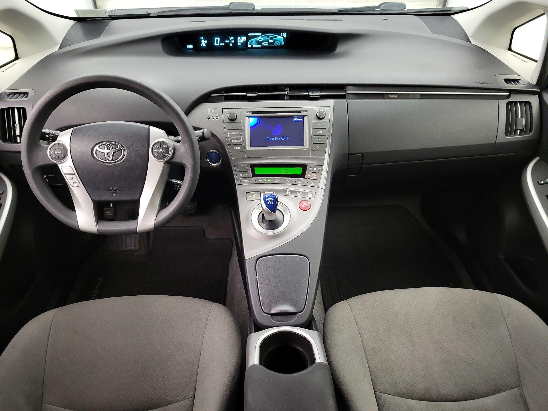 Thumbnail: 2015 Toyota Prius - 9