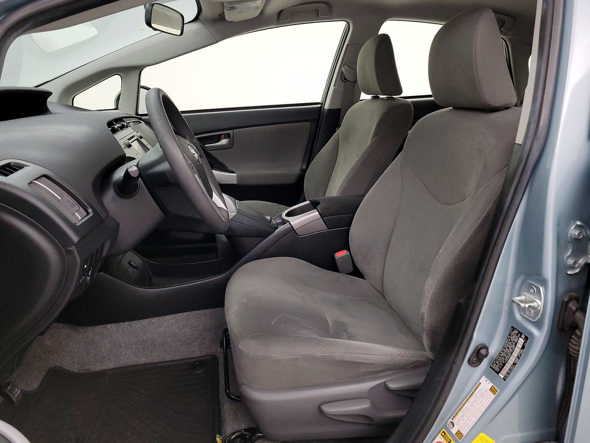 Thumbnail: 2015 Toyota Prius - 11