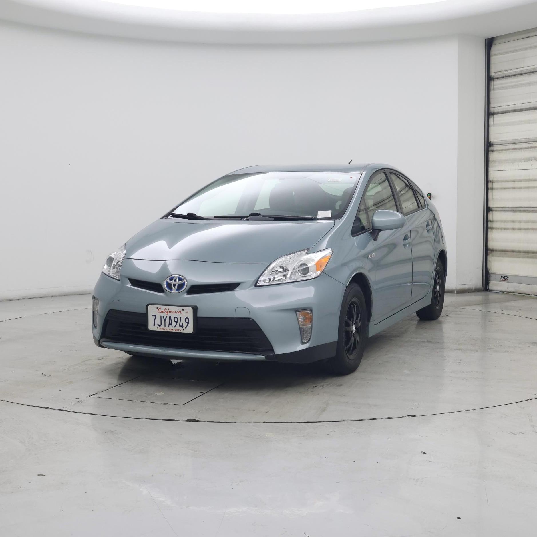 Thumbnail: 2015 Toyota Prius - 4
