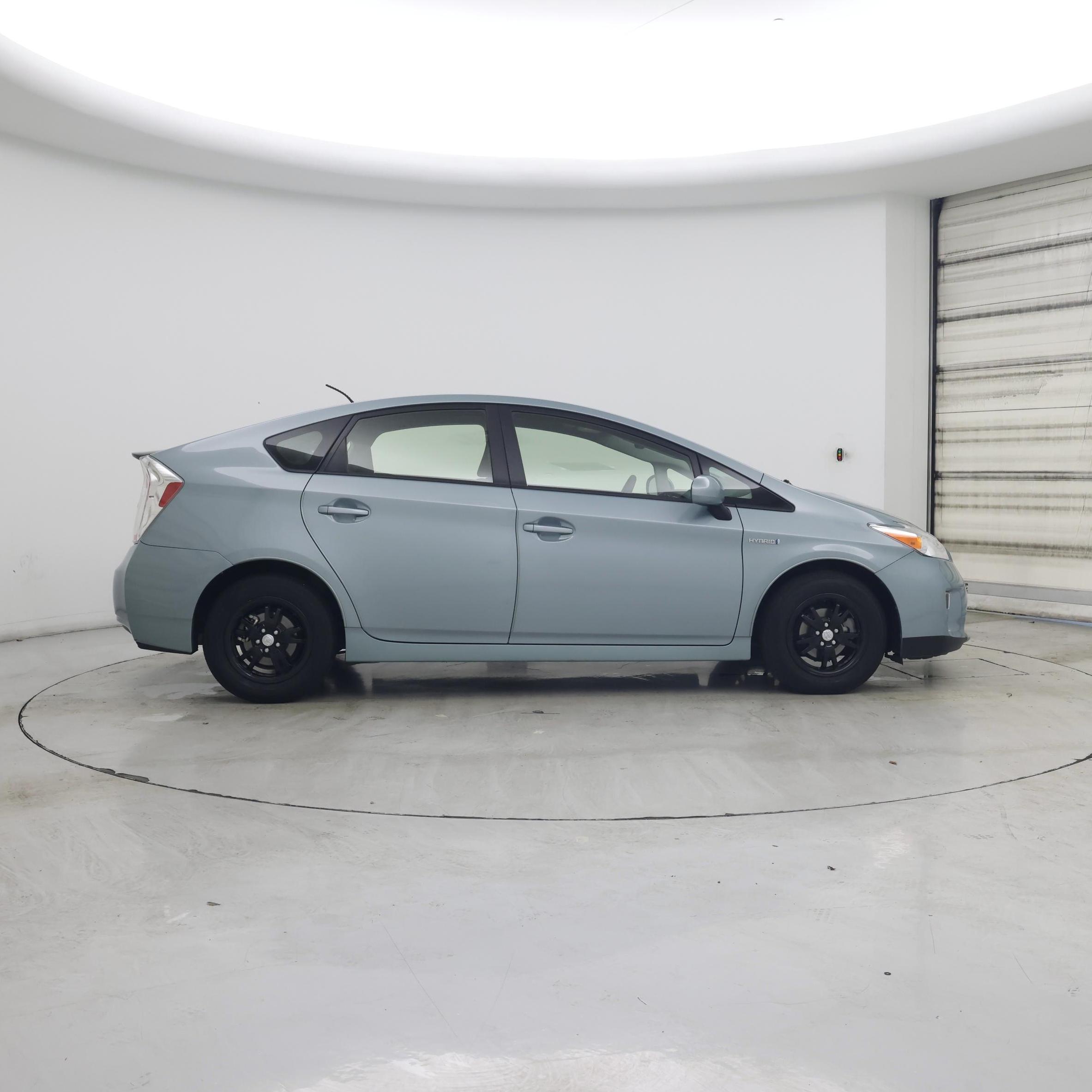 Thumbnail: 2015 Toyota Prius - 7