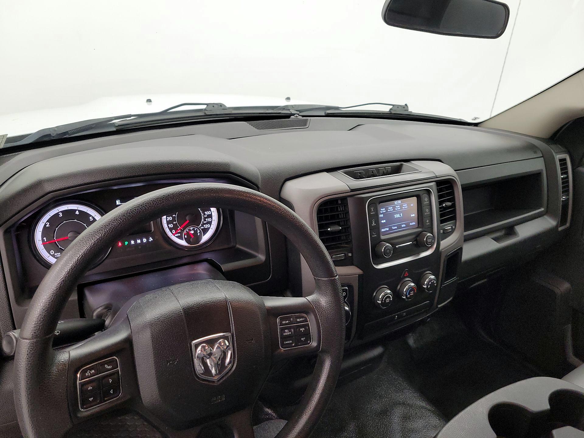 Thumbnail: 2021 RAM 1500 Classic - 9