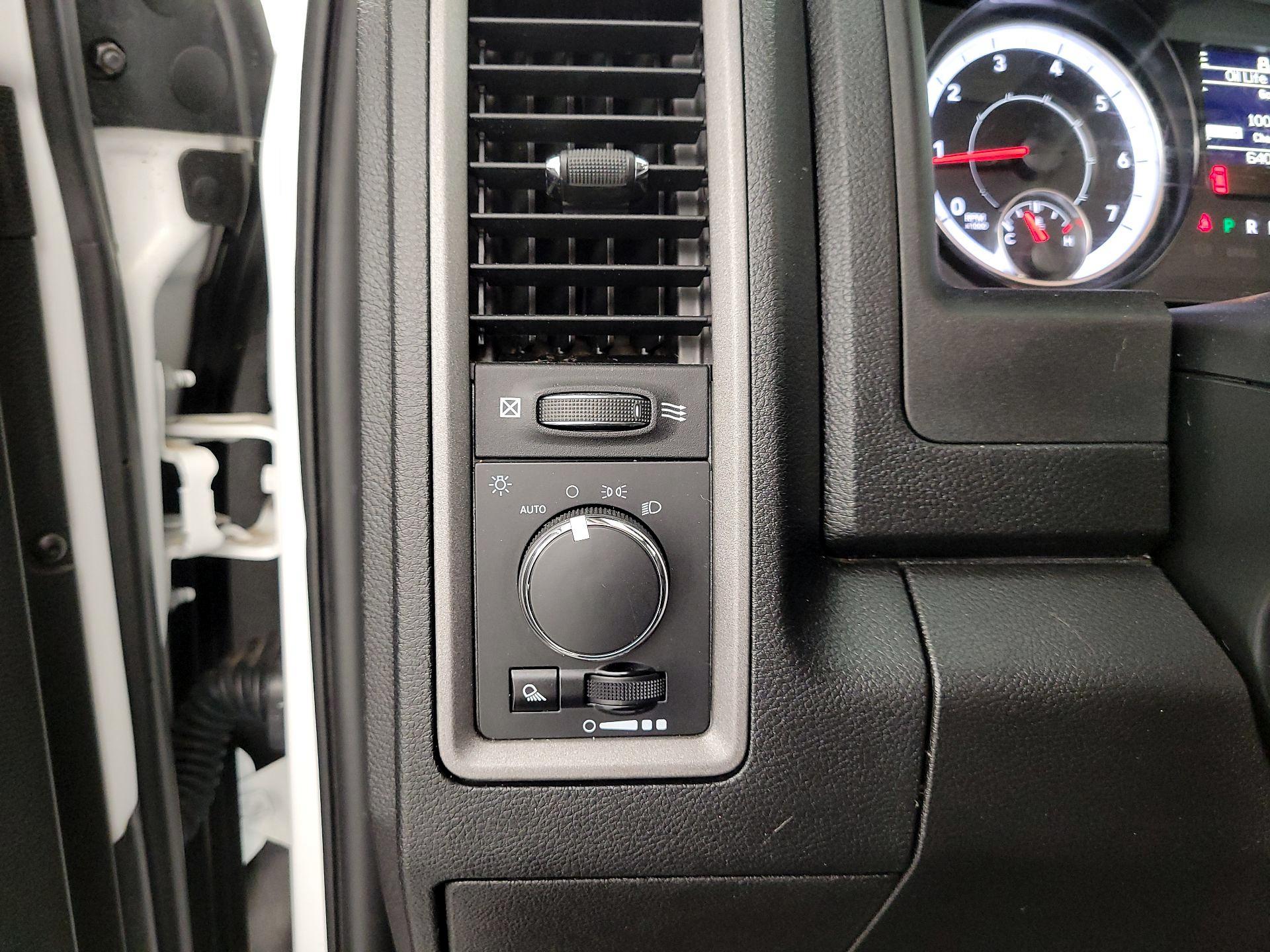 Thumbnail: 2021 RAM 1500 Classic - 13