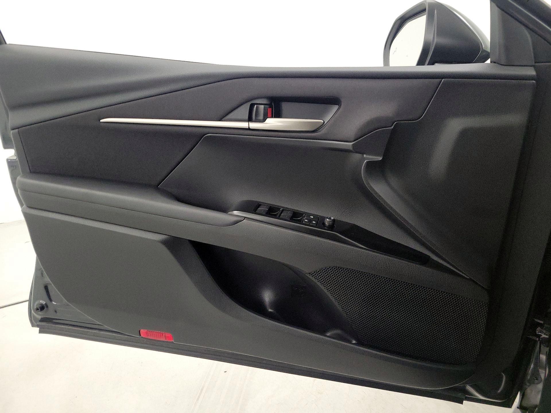 Thumbnail: 2025 Toyota Camry - 12