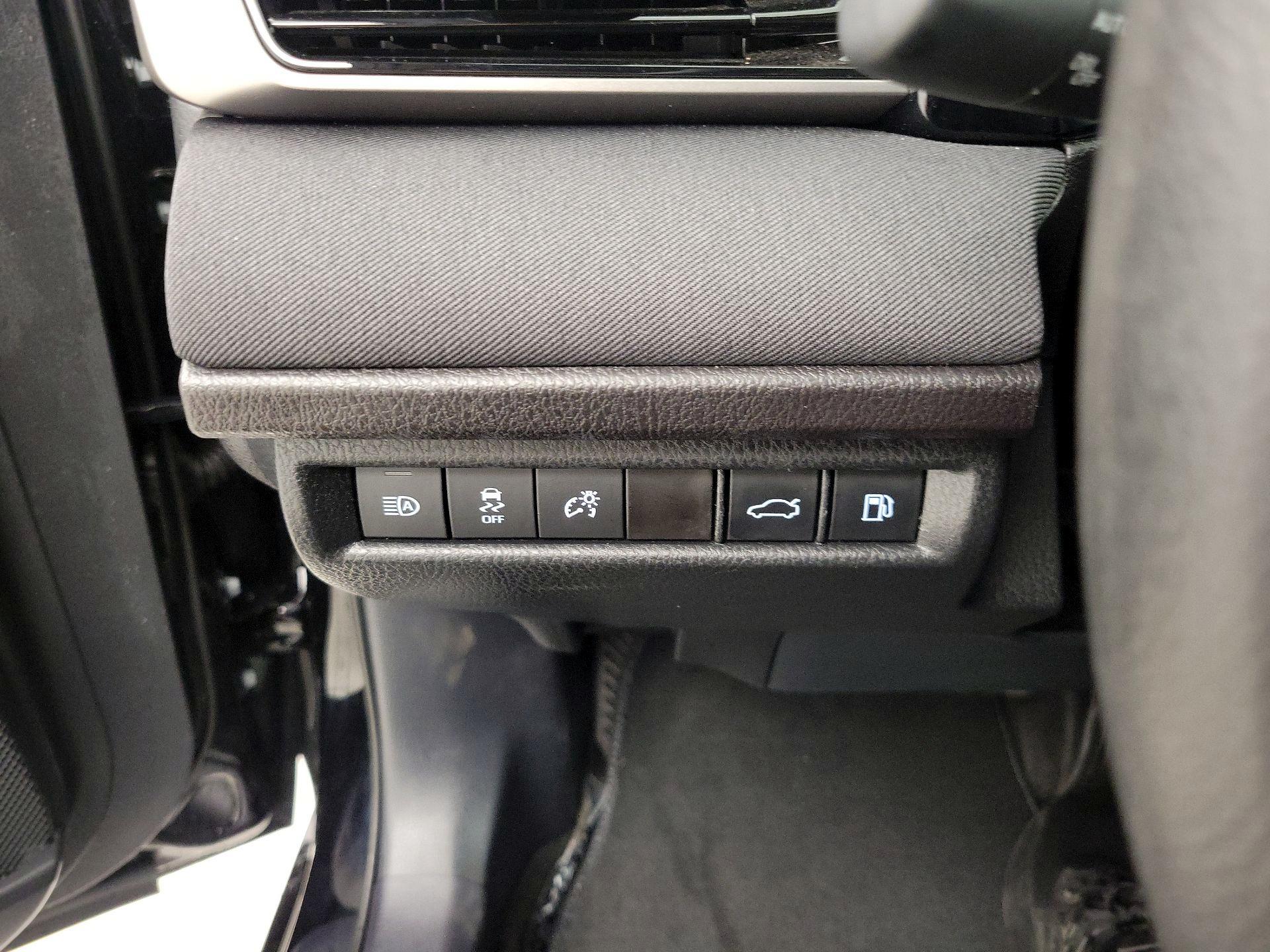 Thumbnail: 2025 Toyota Camry - 13