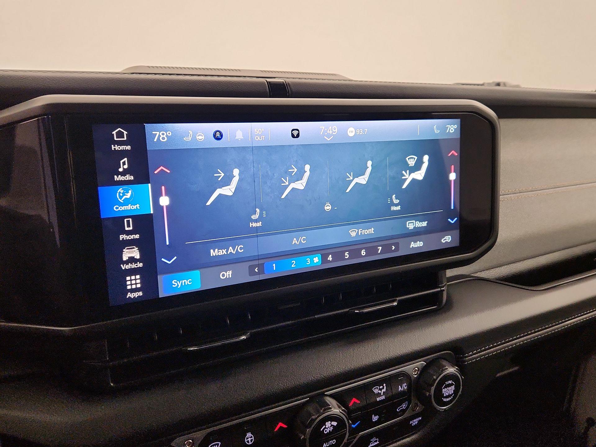 Thumbnail: 2025 Jeep Wrangler - 16