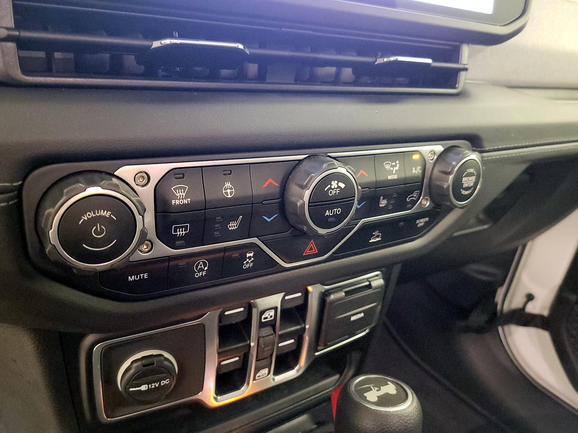 Thumbnail: 2025 Jeep Wrangler - 16