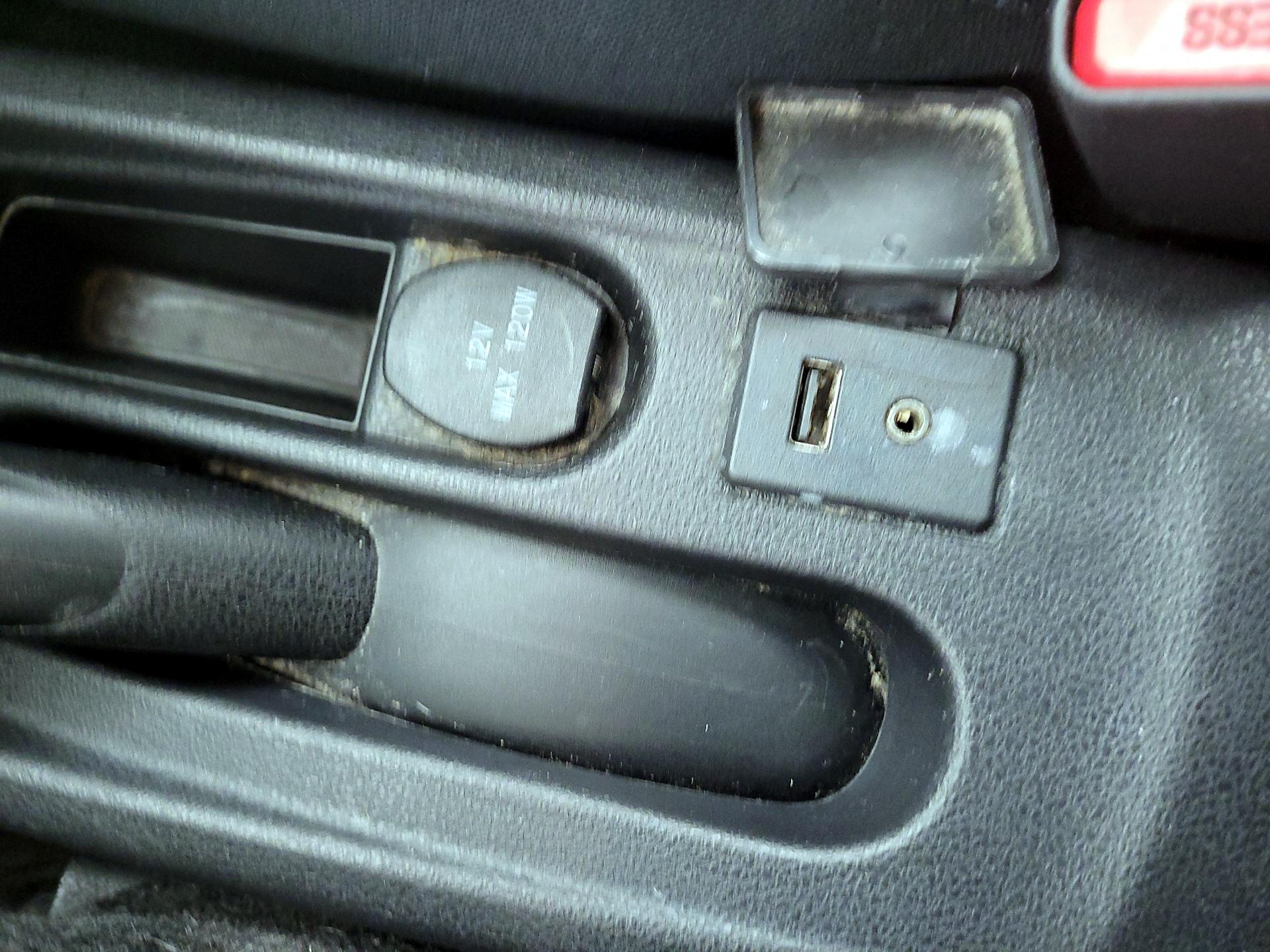 Thumbnail: 2015 Nissan Versa Note - 16