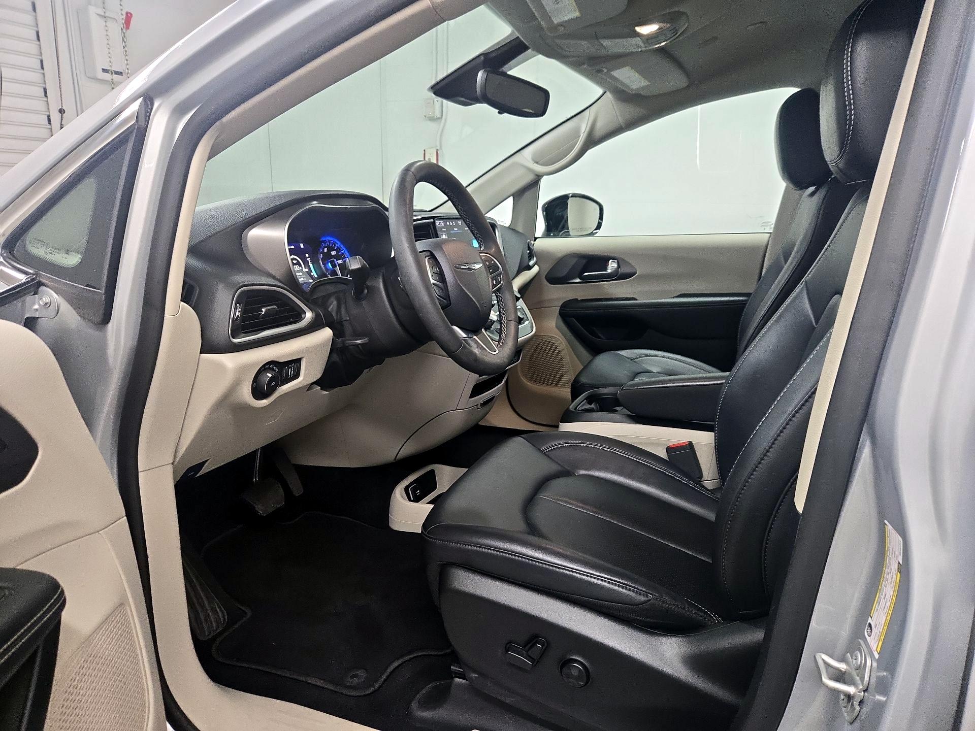 Thumbnail: 2024 Chrysler Pacifica - 11