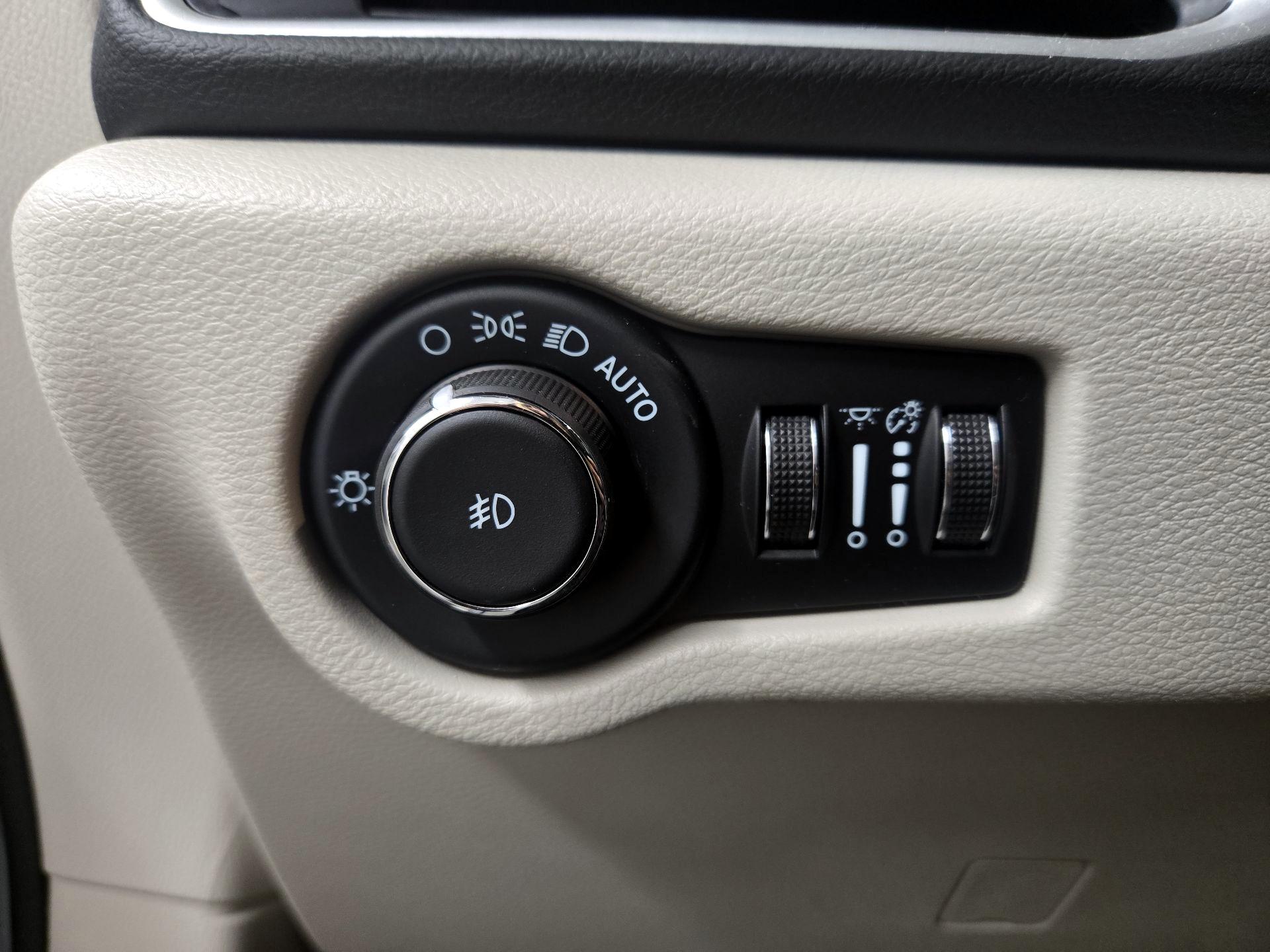 Thumbnail: 2024 Chrysler Pacifica - 13