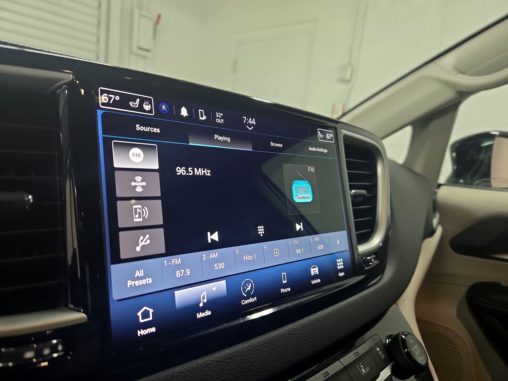 Thumbnail: 2024 Chrysler Pacifica - 15