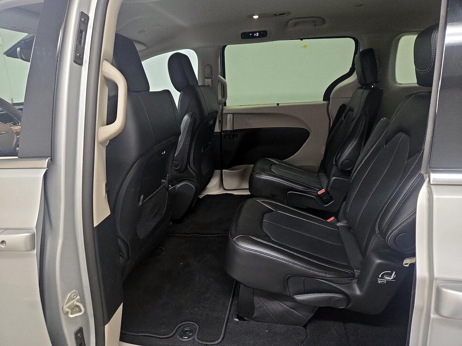 Thumbnail: 2024 Chrysler Pacifica - 19