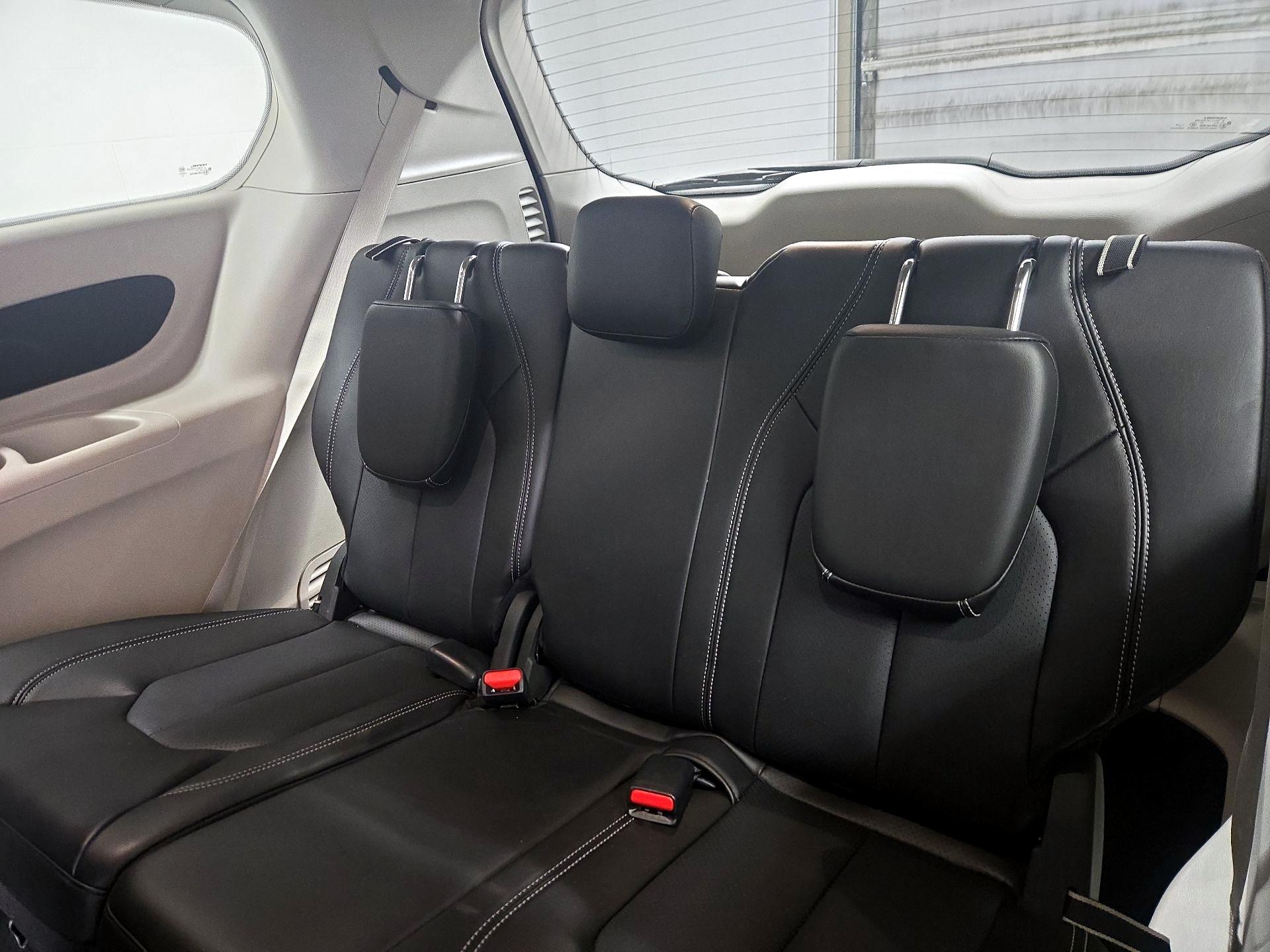 Thumbnail: 2024 Chrysler Pacifica - 20