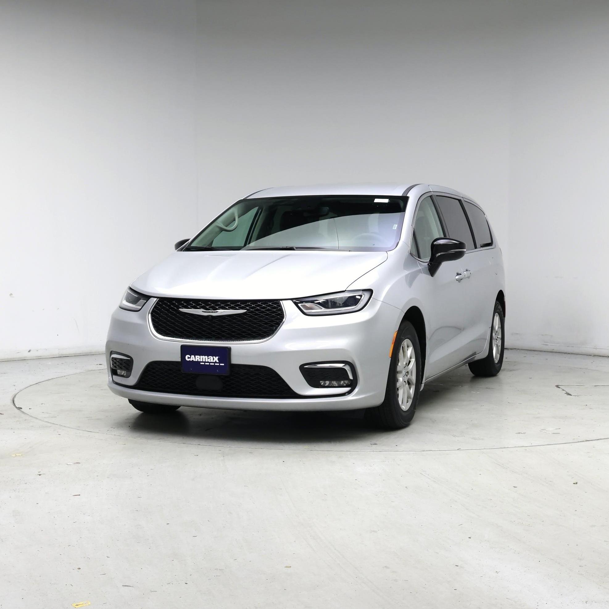 Thumbnail: 2024 Chrysler Pacifica - 4