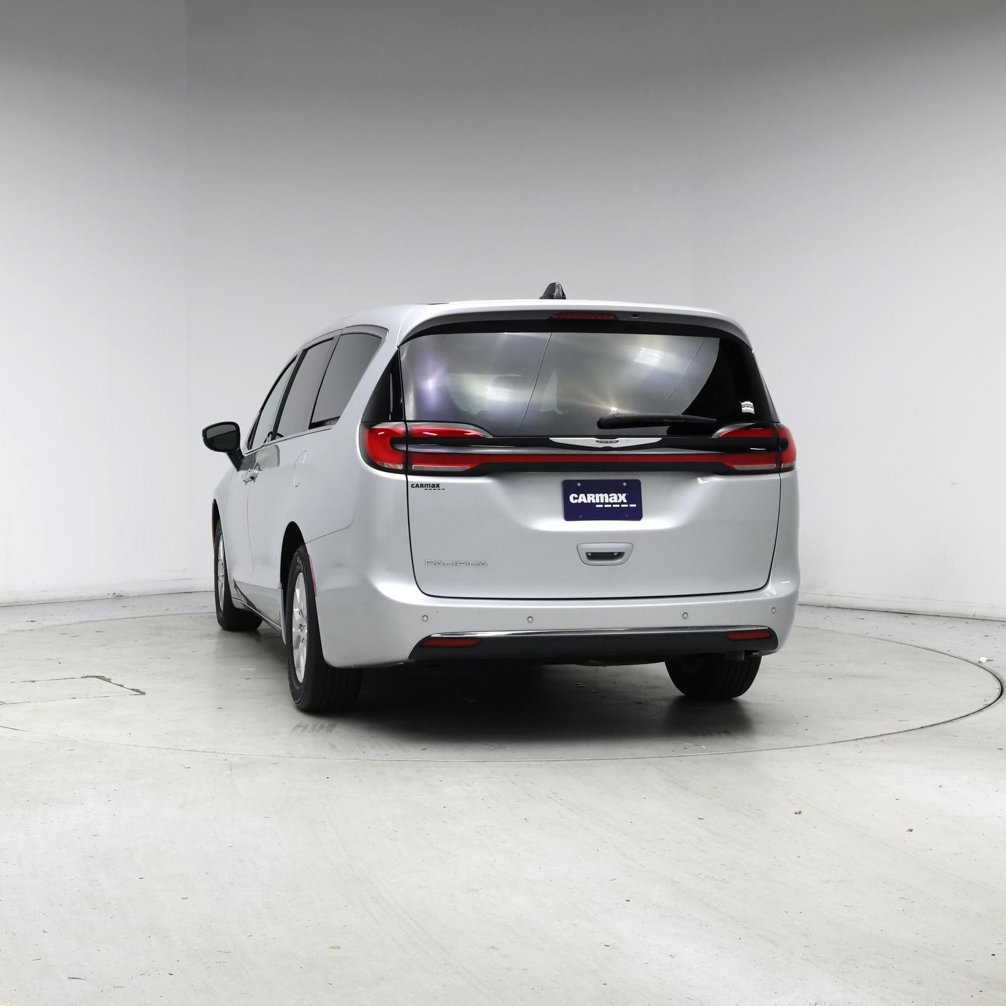 Thumbnail: 2024 Chrysler Pacifica - 6