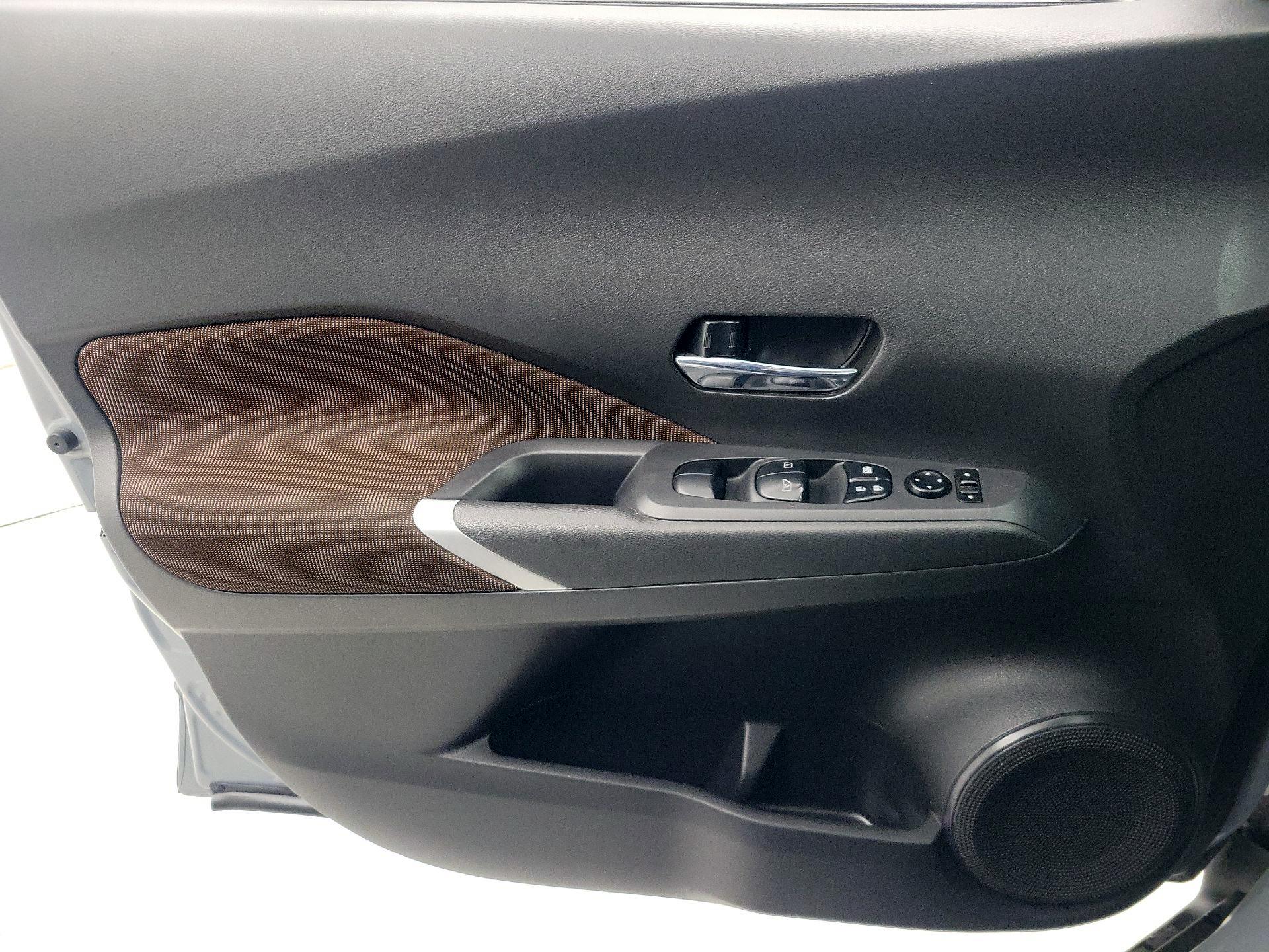 Thumbnail: 2021 Nissan Kicks - 12