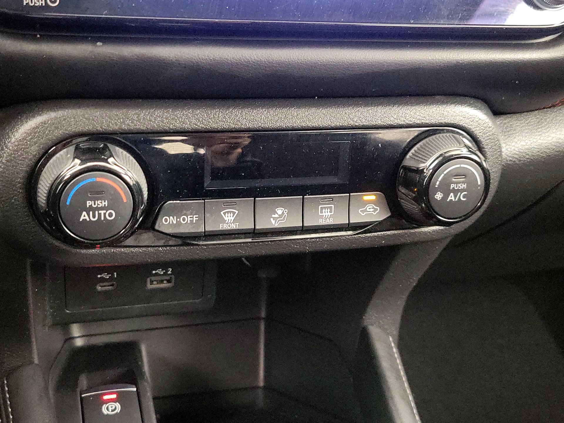 Thumbnail: 2021 Nissan Kicks - 16