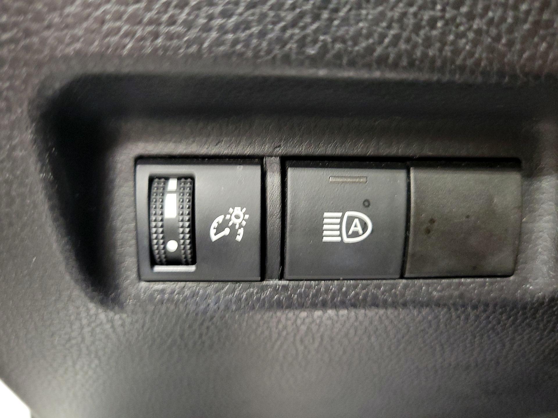 Thumbnail: 2021 Toyota RAV4 - 13