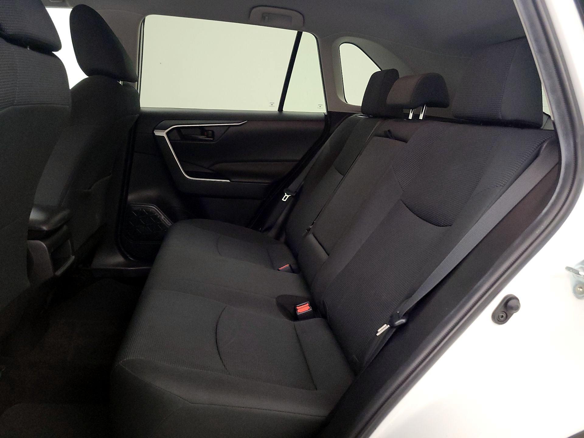 Thumbnail: 2021 Toyota RAV4 - 18