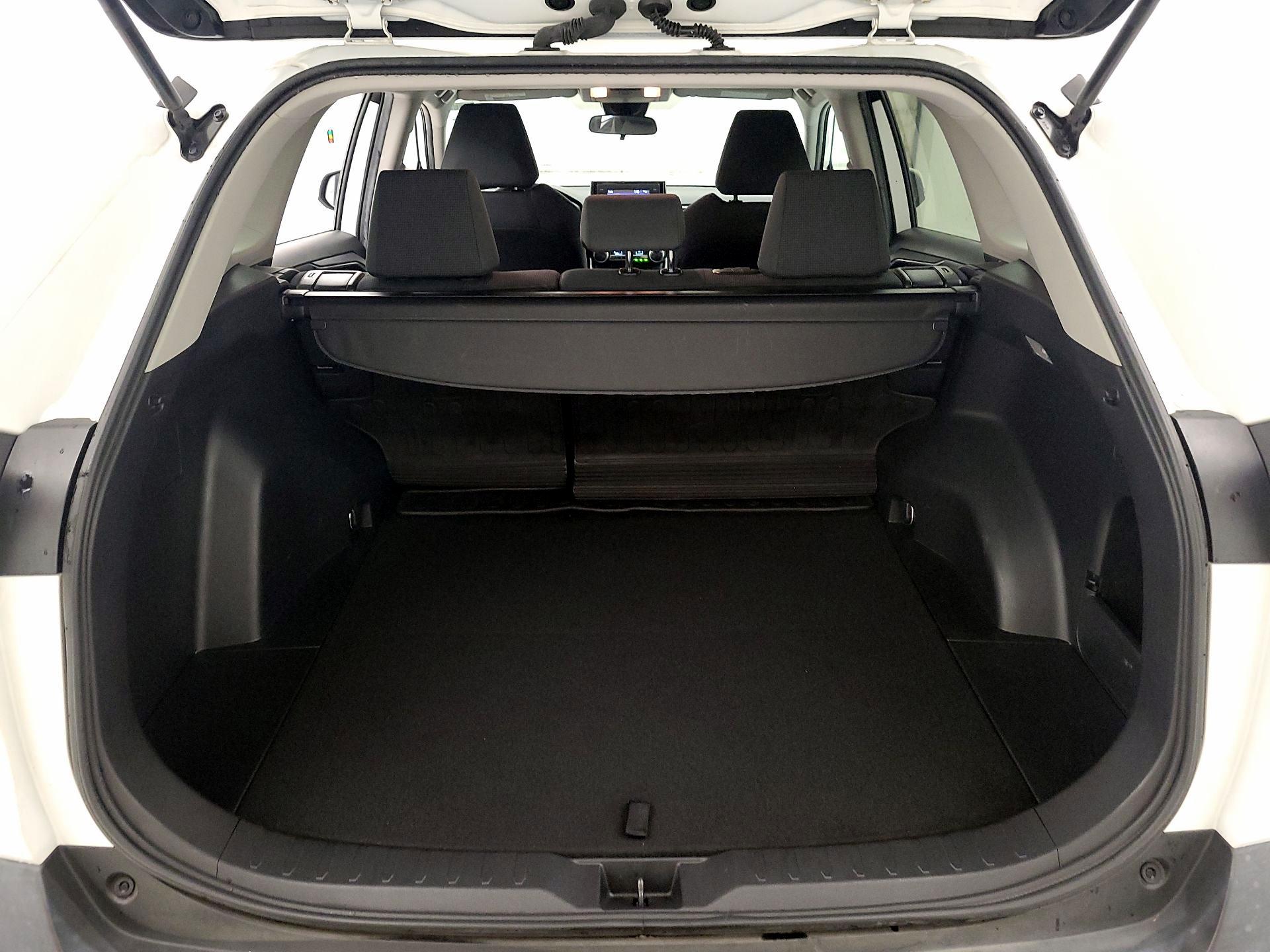 Thumbnail: 2021 Toyota RAV4 - 19