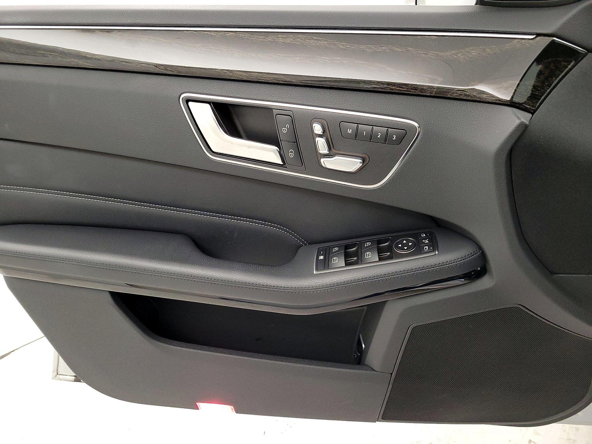 Thumbnail: 2015 Mercedes-Benz E-Class - 12