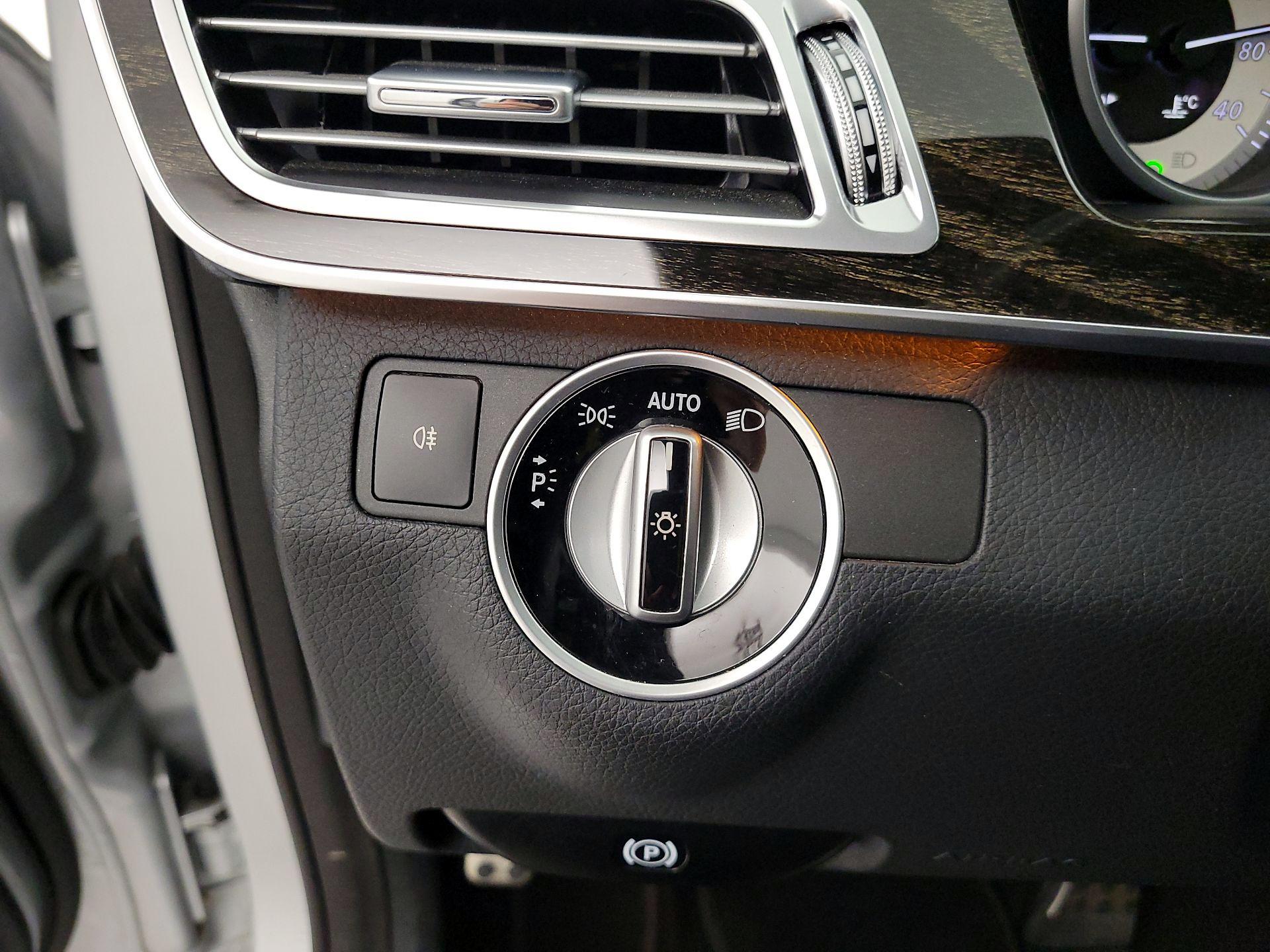 Thumbnail: 2015 Mercedes-Benz E-Class - 13