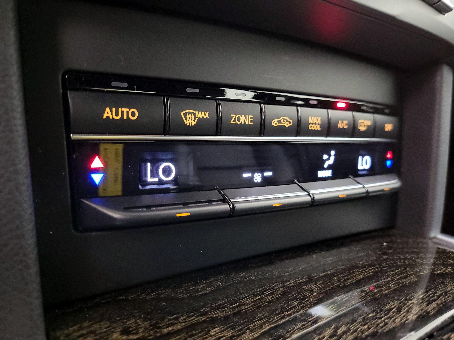 Thumbnail: 2015 Mercedes-Benz E-Class - 17