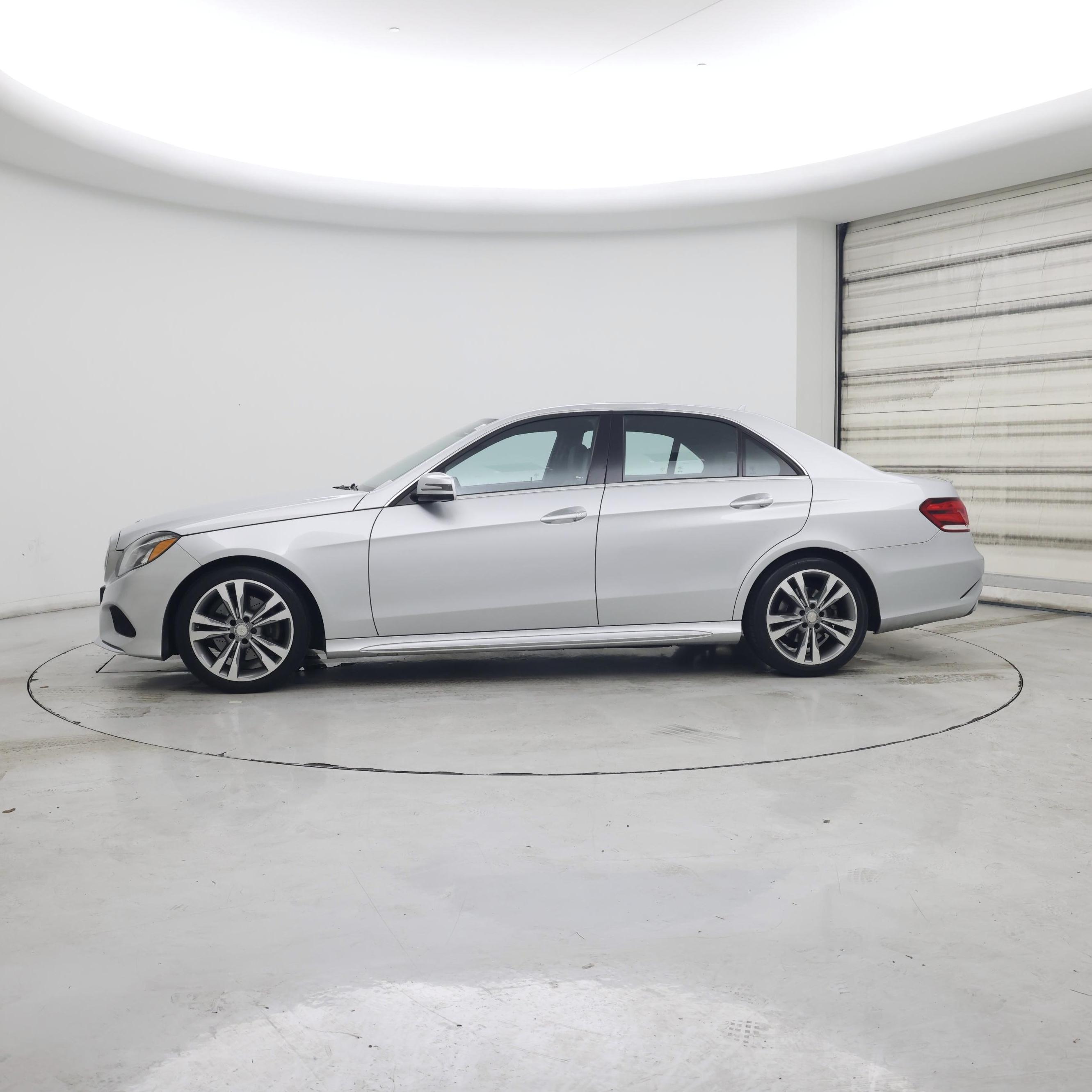 Thumbnail: 2015 Mercedes-Benz E-Class - 3