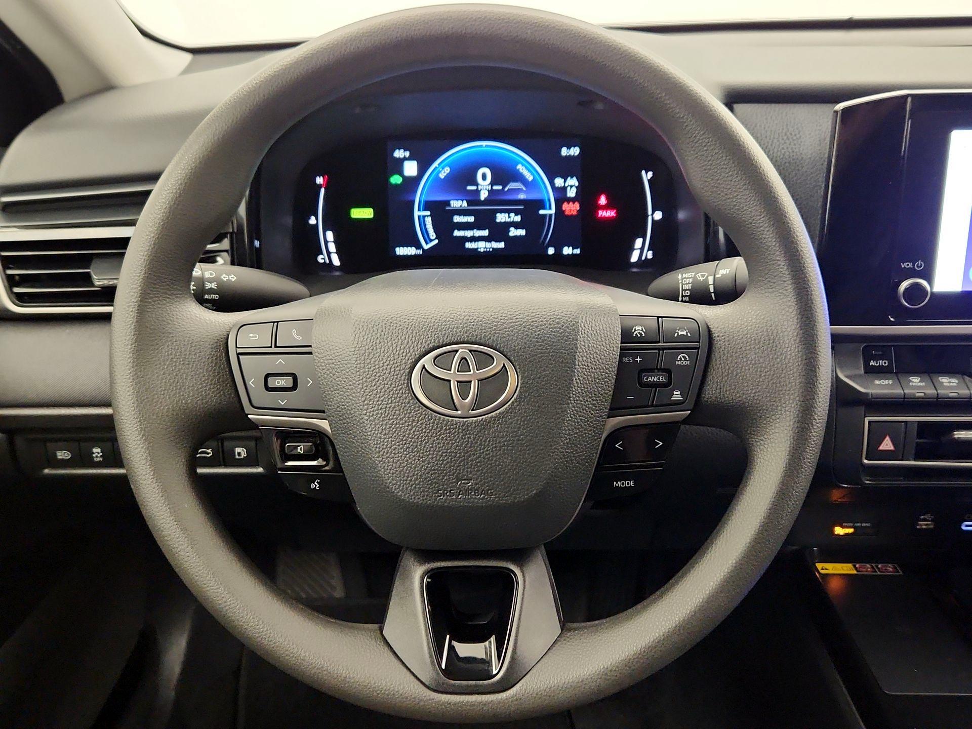 Thumbnail: 2025 Toyota Camry - 10