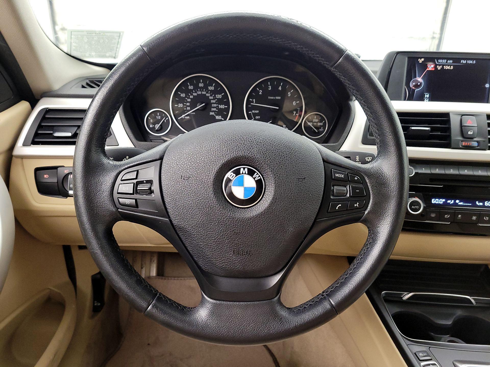 Thumbnail: 2016 BMW 3 Series - 10