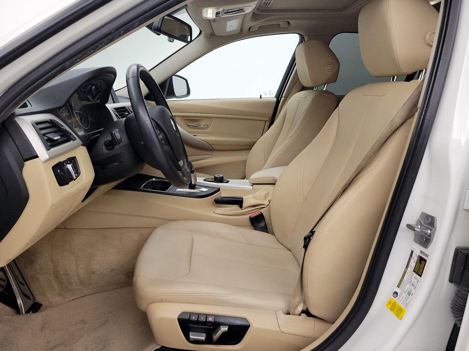 Thumbnail: 2016 BMW 3 Series - 11