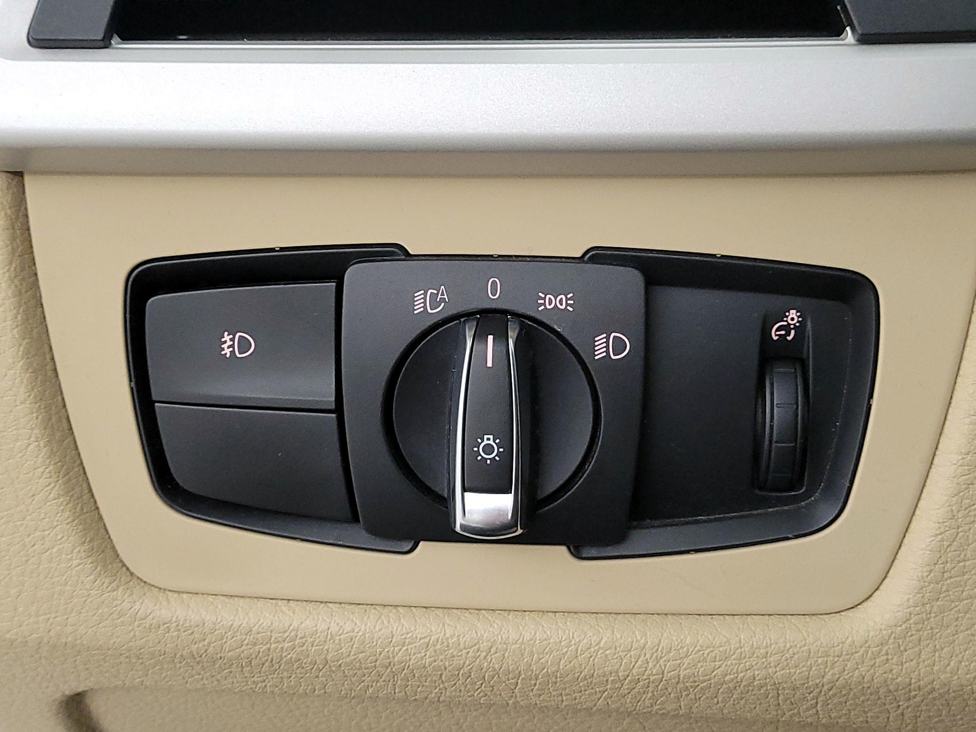 Thumbnail: 2016 BMW 3 Series - 13