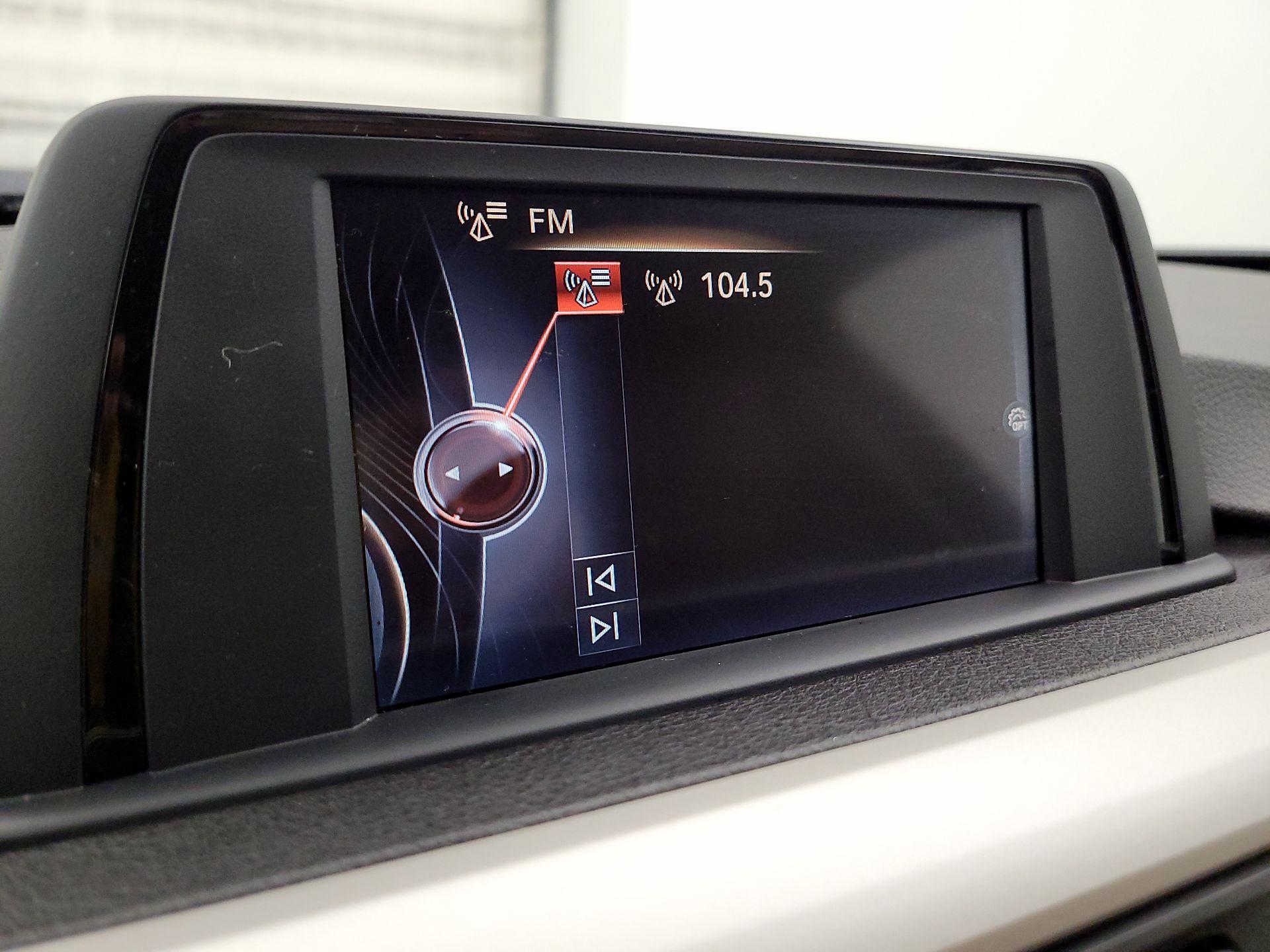 Thumbnail: 2016 BMW 3 Series - 14