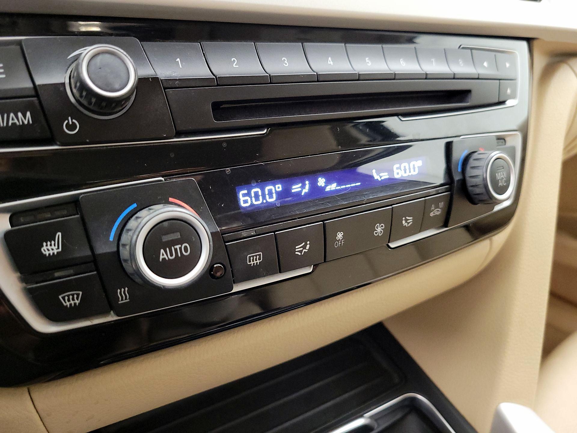 Thumbnail: 2016 BMW 3 Series - 15