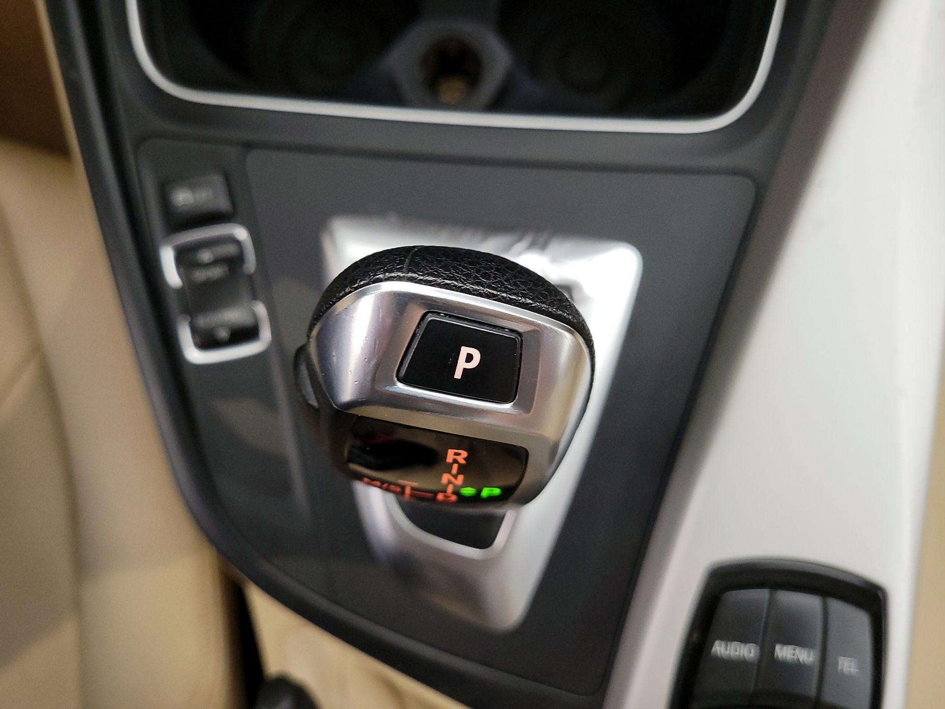 Thumbnail: 2016 BMW 3 Series - 16