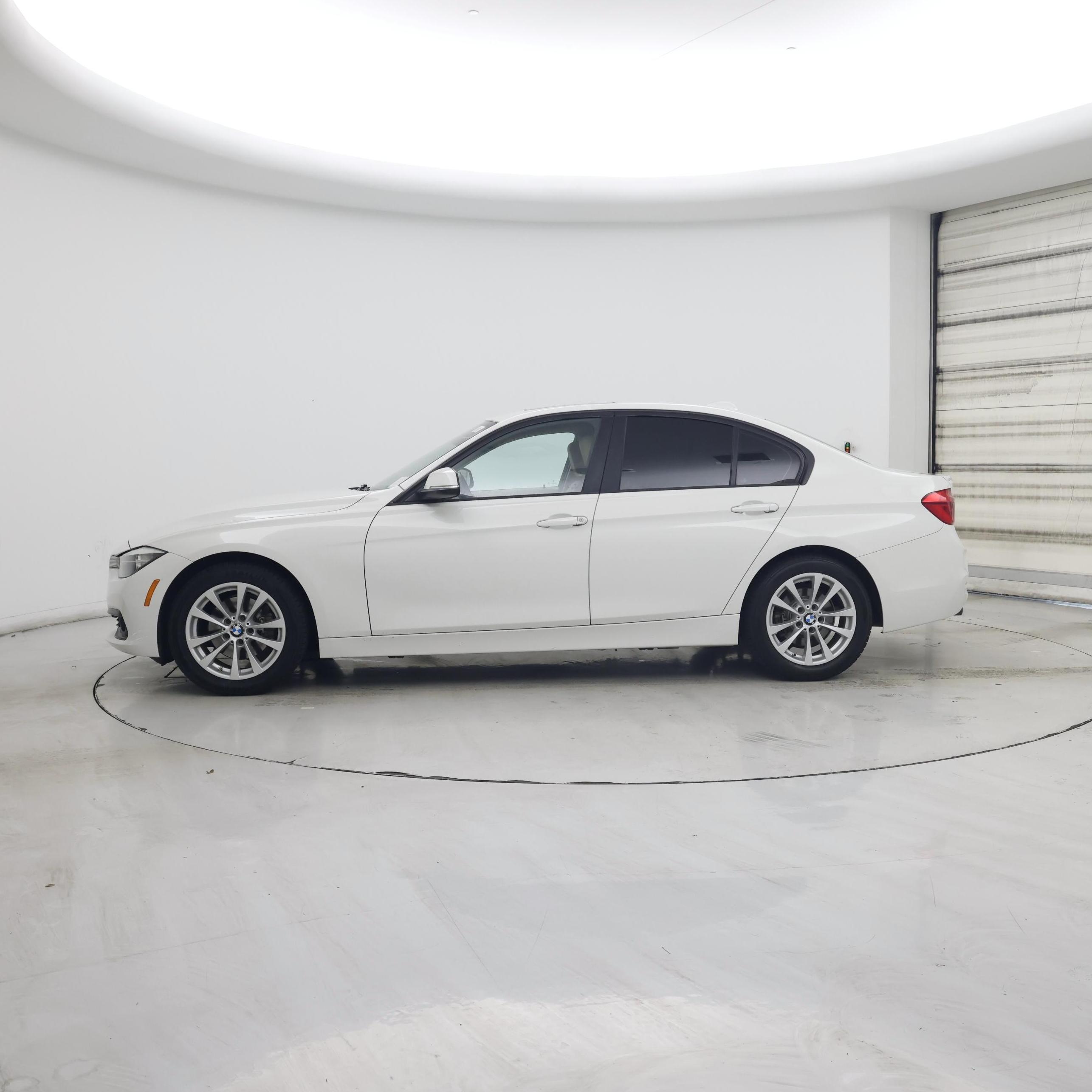 Thumbnail: 2016 BMW 3 Series - 3