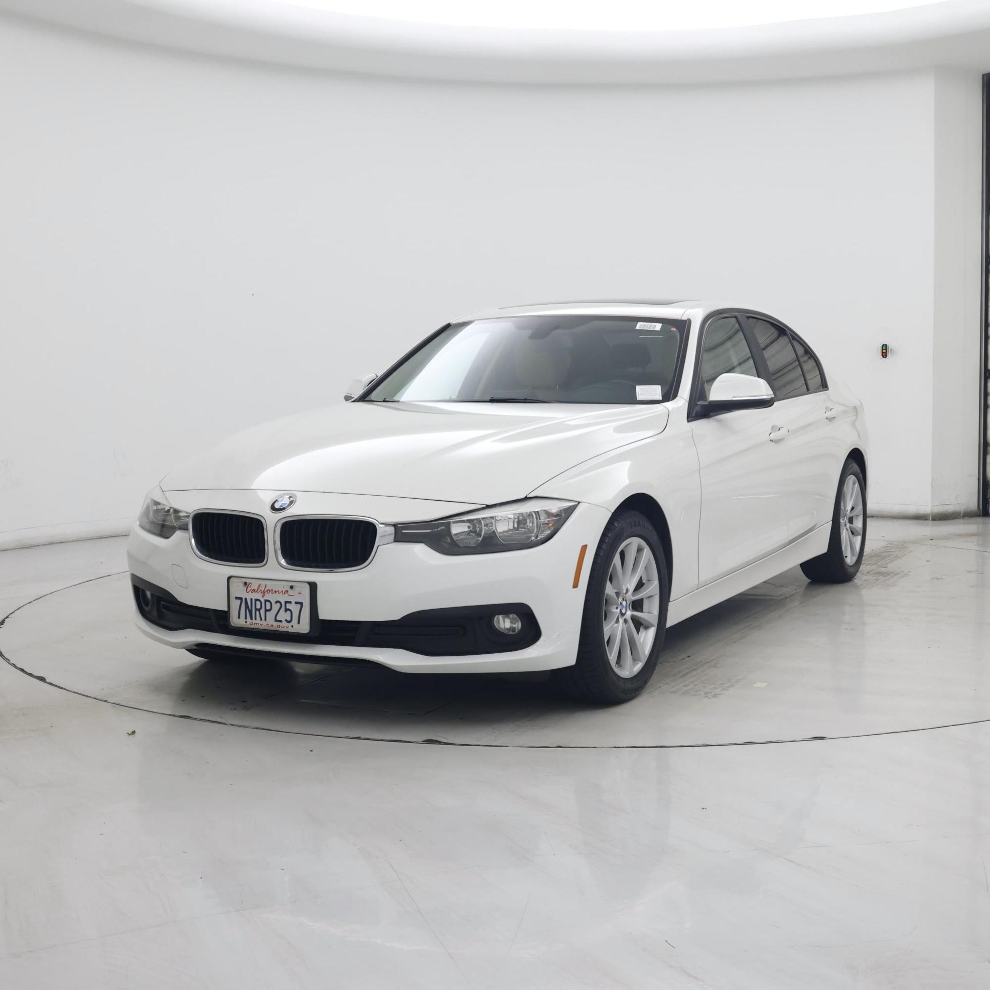 Thumbnail: 2016 BMW 3 Series - 4