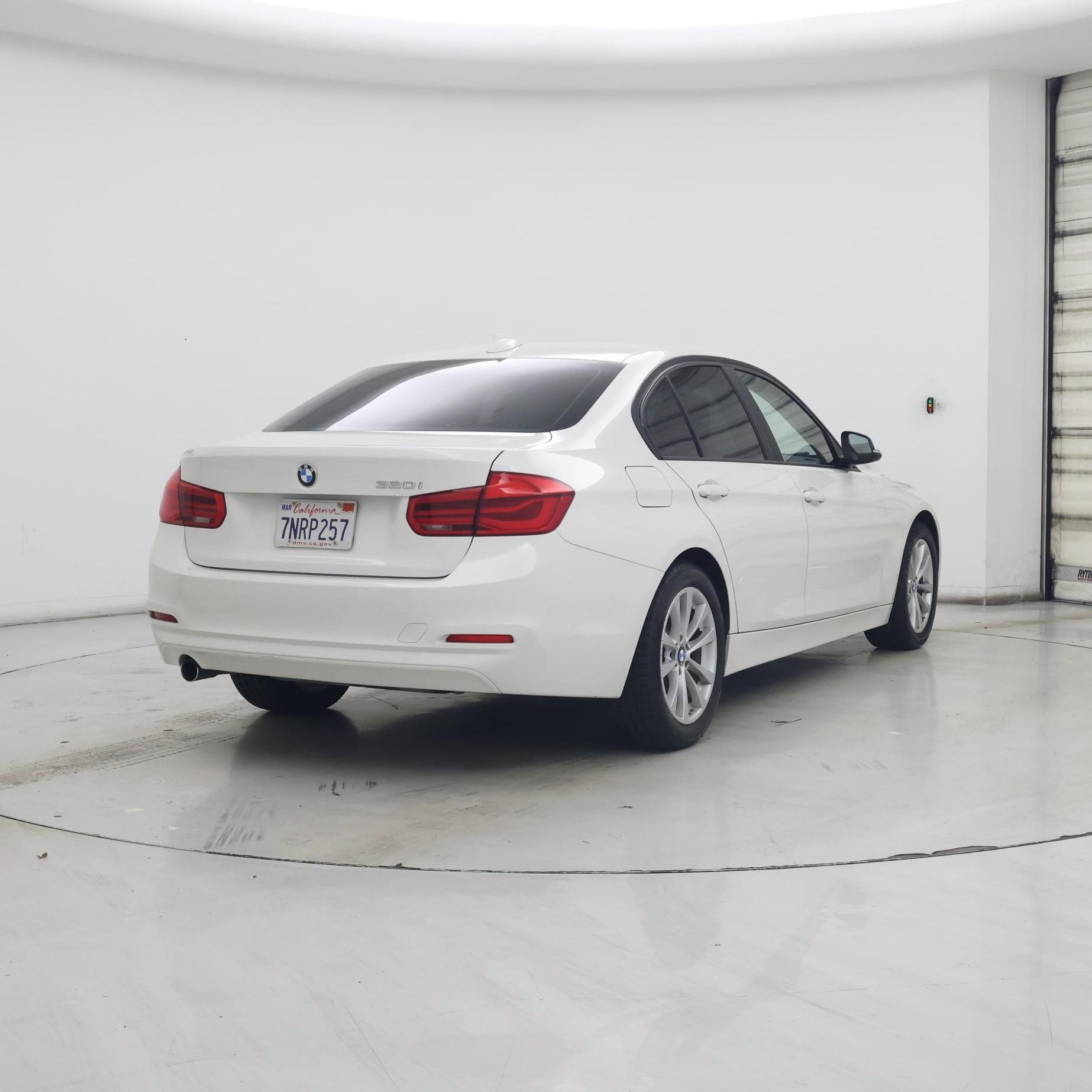 Thumbnail: 2016 BMW 3 Series - 8