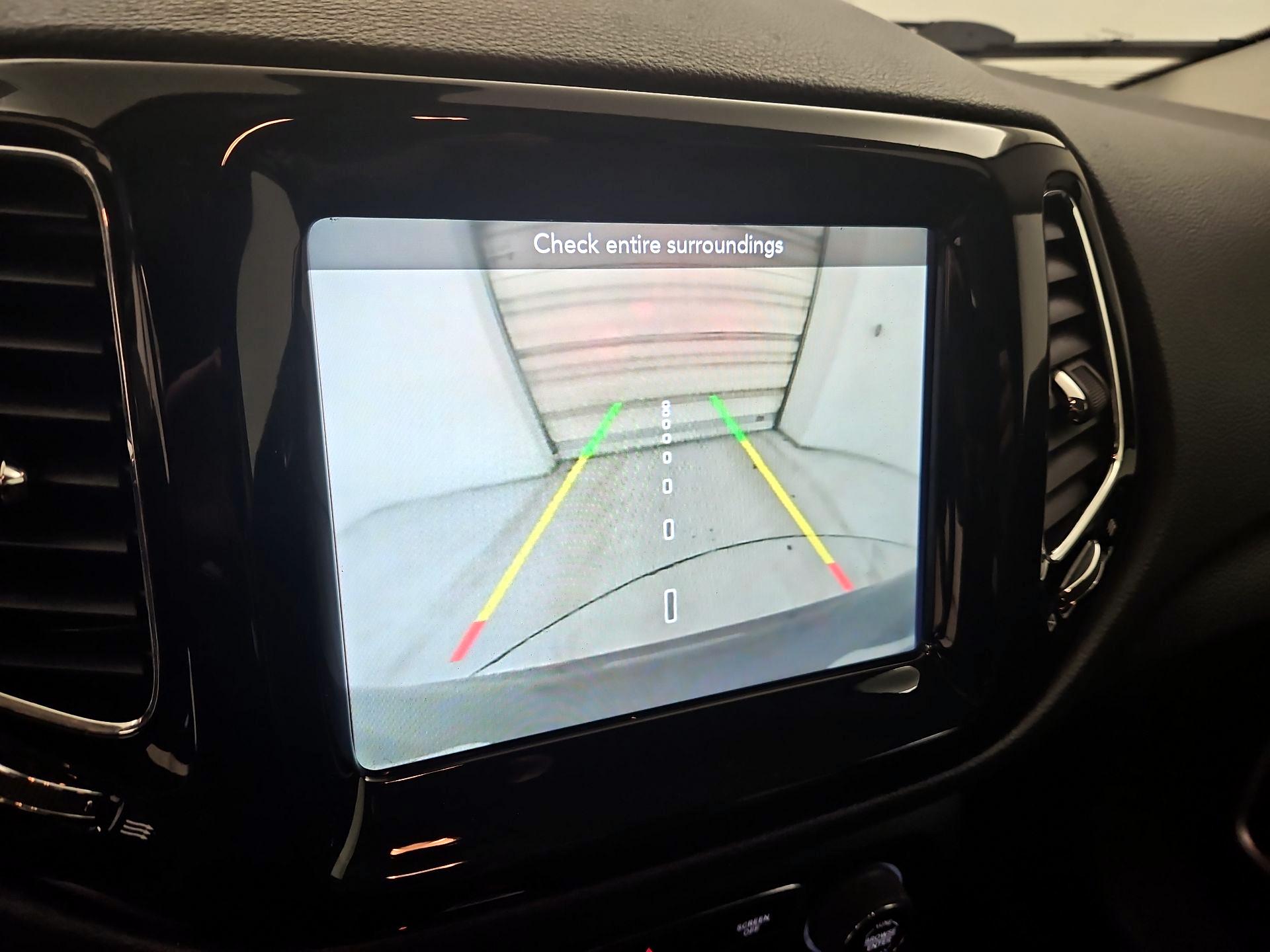 Thumbnail: 2020 Jeep Compass - 14