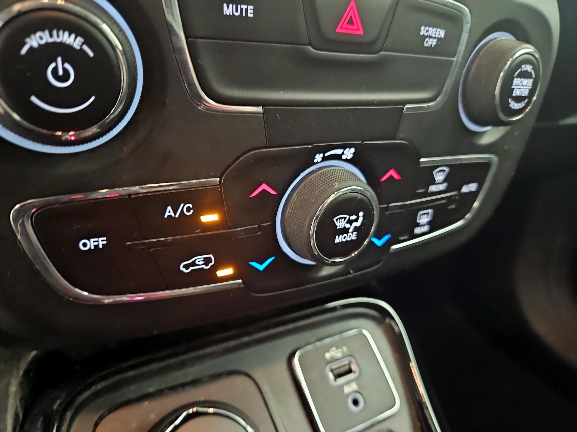 Thumbnail: 2020 Jeep Compass - 16