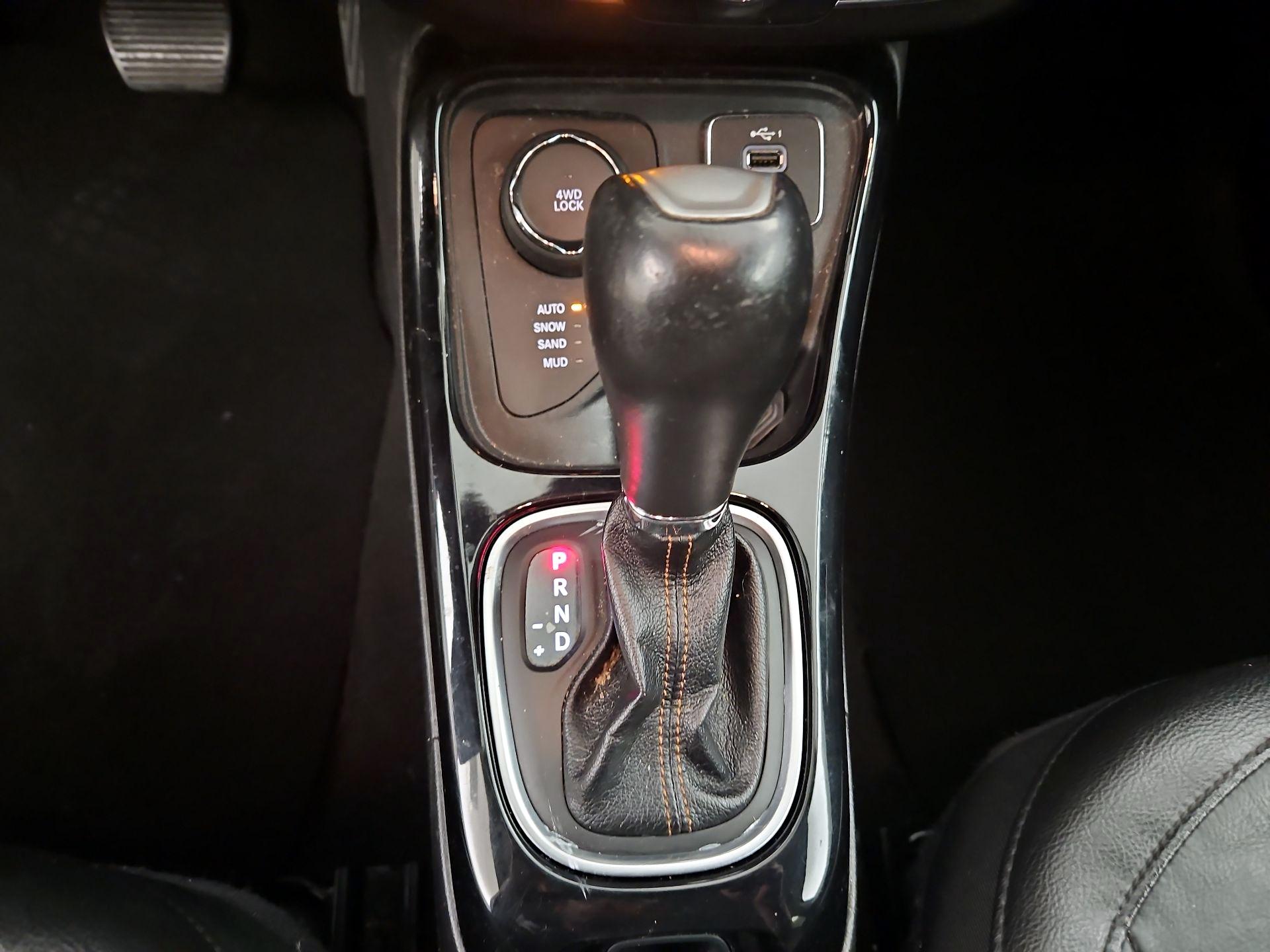 Thumbnail: 2020 Jeep Compass - 17
