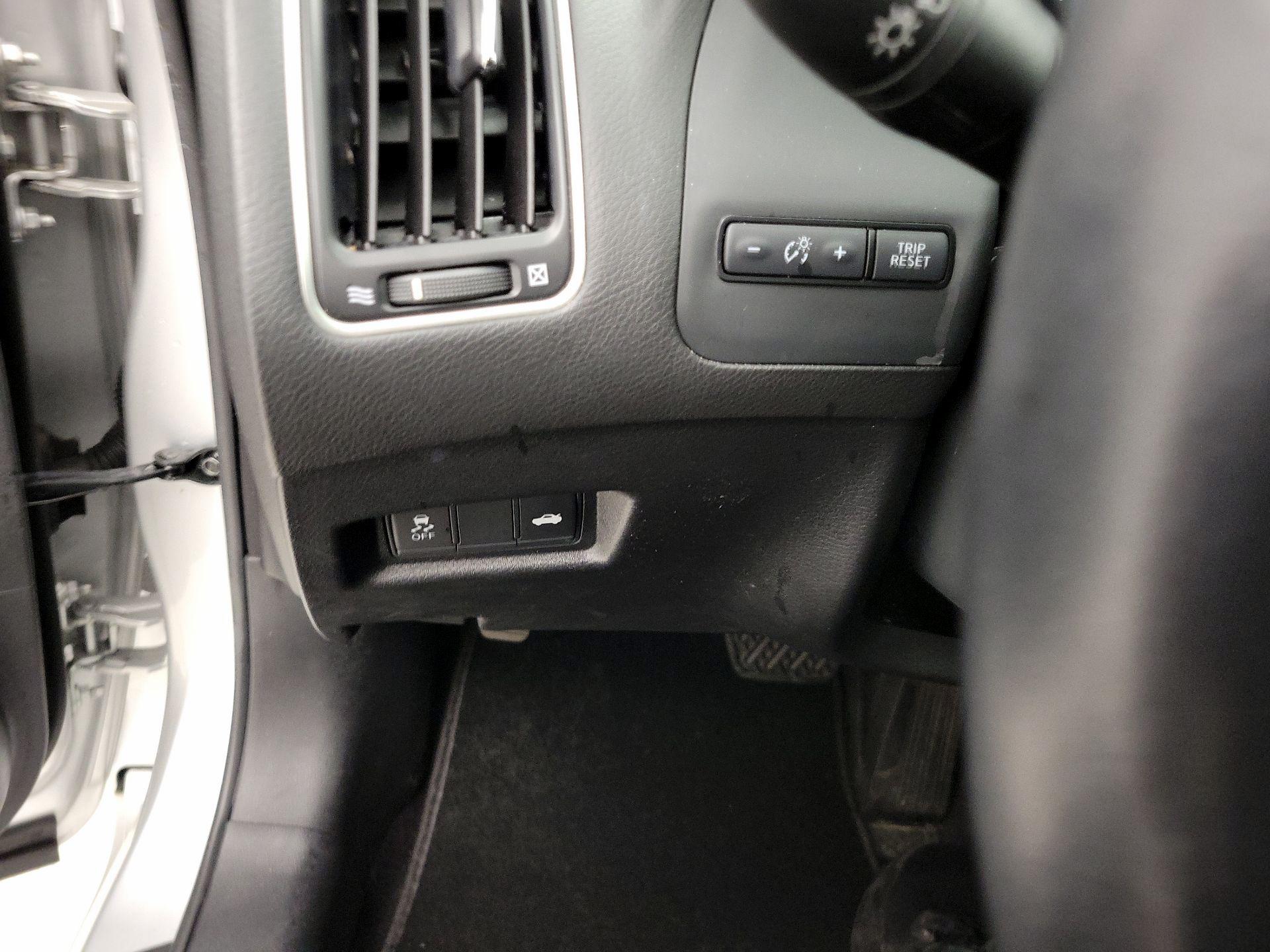 Thumbnail: 2018 INFINITI Q50 - 13