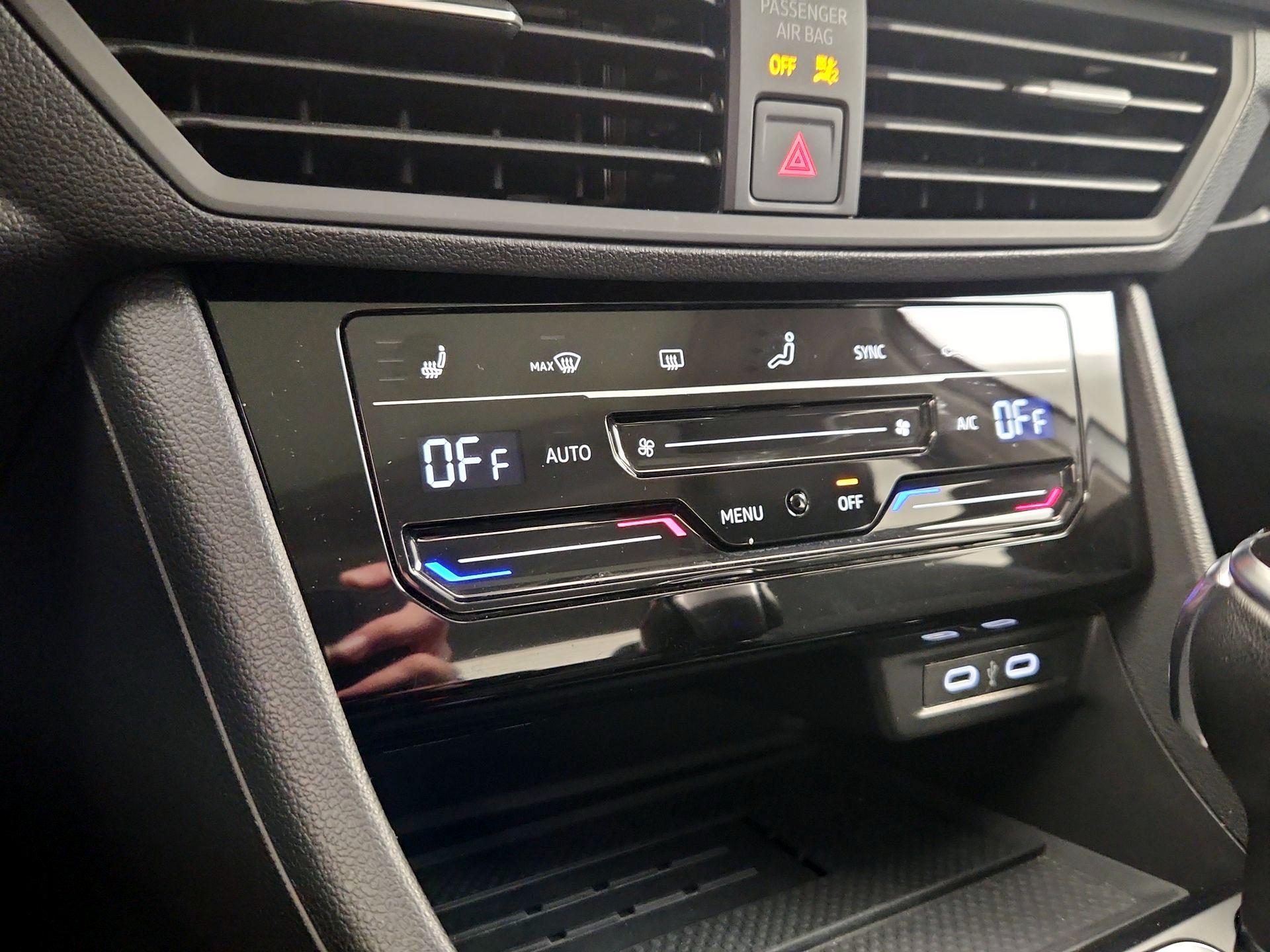 Thumbnail: 2025 Volkswagen Jetta - 16