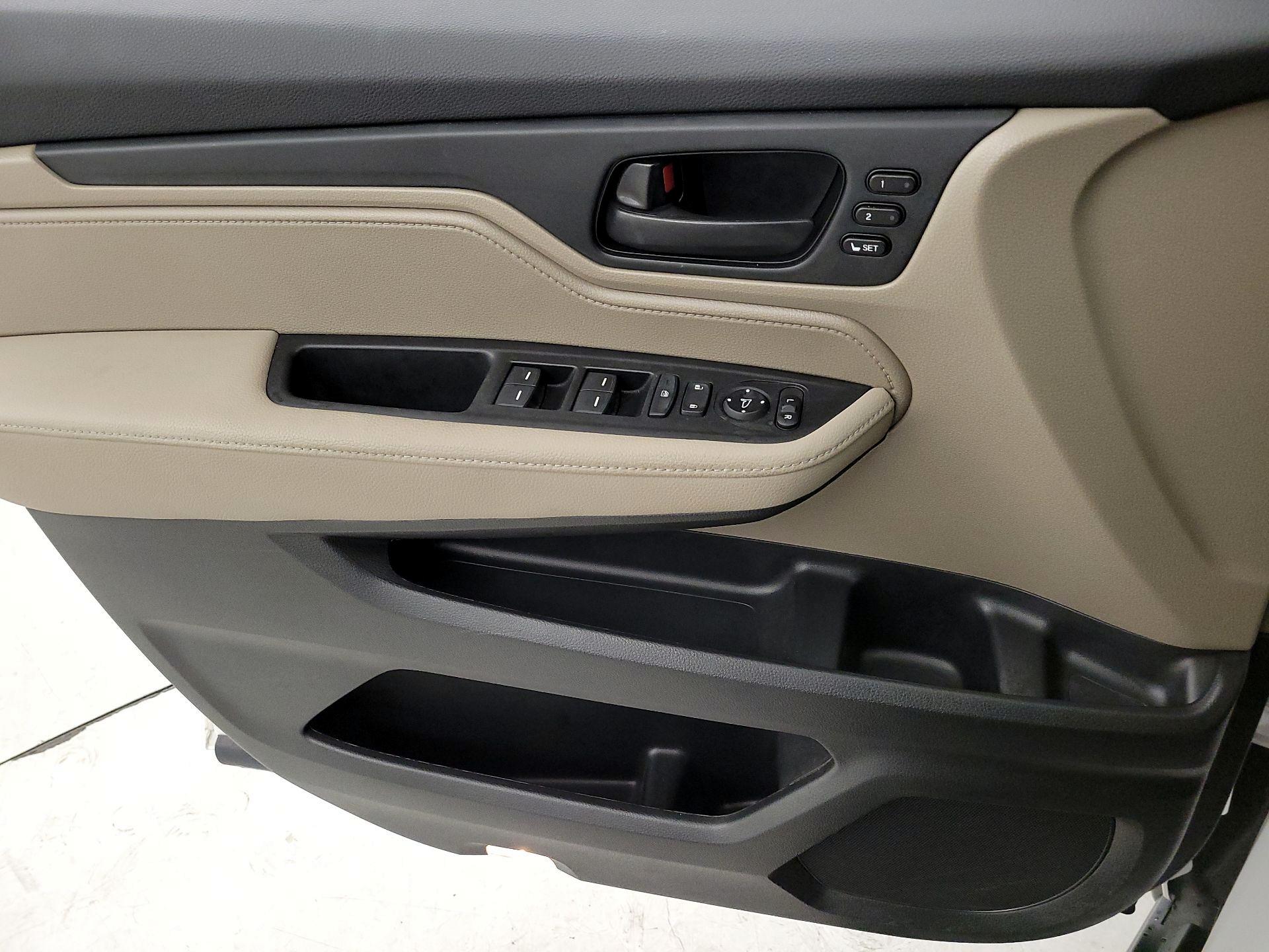 Thumbnail: 2023 Honda Odyssey - 12